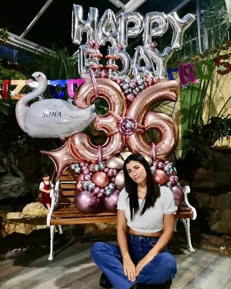 Colombia : 1111 Pesos
Venezuela : 11$
Negociable Según Diseño
