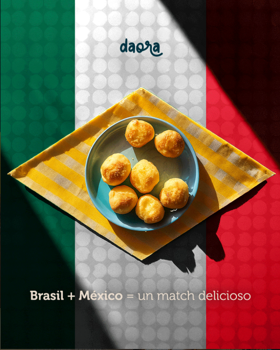 Bandeja azul con bolitas de masa sobre tela amarilla, fondo con banderas de Brasil y México combinadas, texto 'Brasil + México = un match delicioso'.