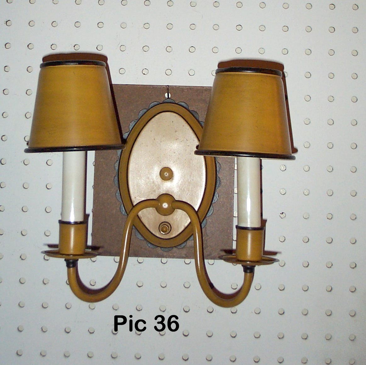 Oval Scallop Sconce