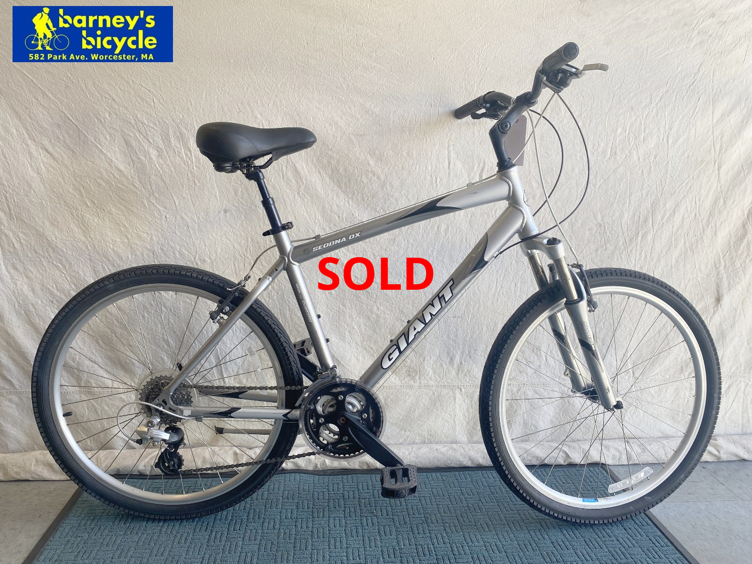 Giant Sedona DX
Frame Size: 19.5" LG / Rider Height: 5'9-6'0
Price: $439.00 (Professionally Tuned)
