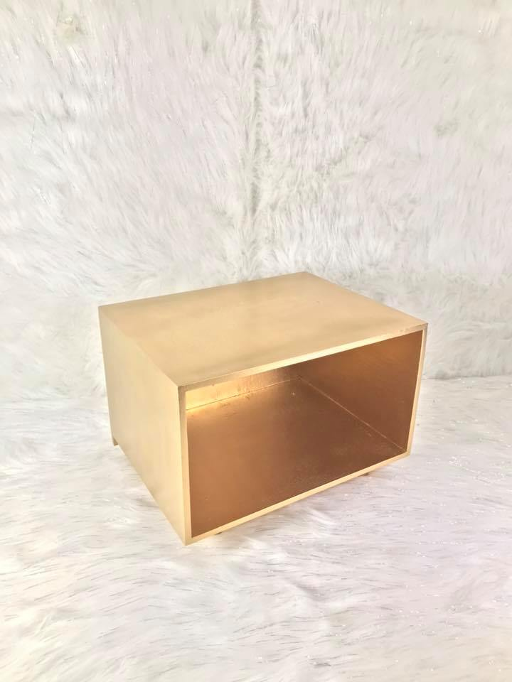 Bases tipo Tv para la mesa de Dulces 24 cm Altura  40 cm largo 
$30.000 