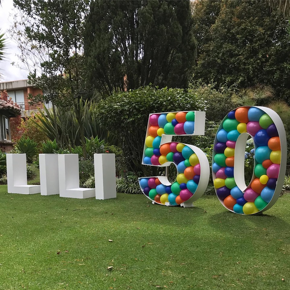 Numero Hueco
para rellenar con Globos
Medidas 1,40cm de Altura
24 cm Profundidad
Alquiler
SIN GLOBOS $ 60.000
CON GLOBOS $150.000
Cada letra en Alquiler
Medidas 80cm de Altura
40cm Profundidad
$35.000