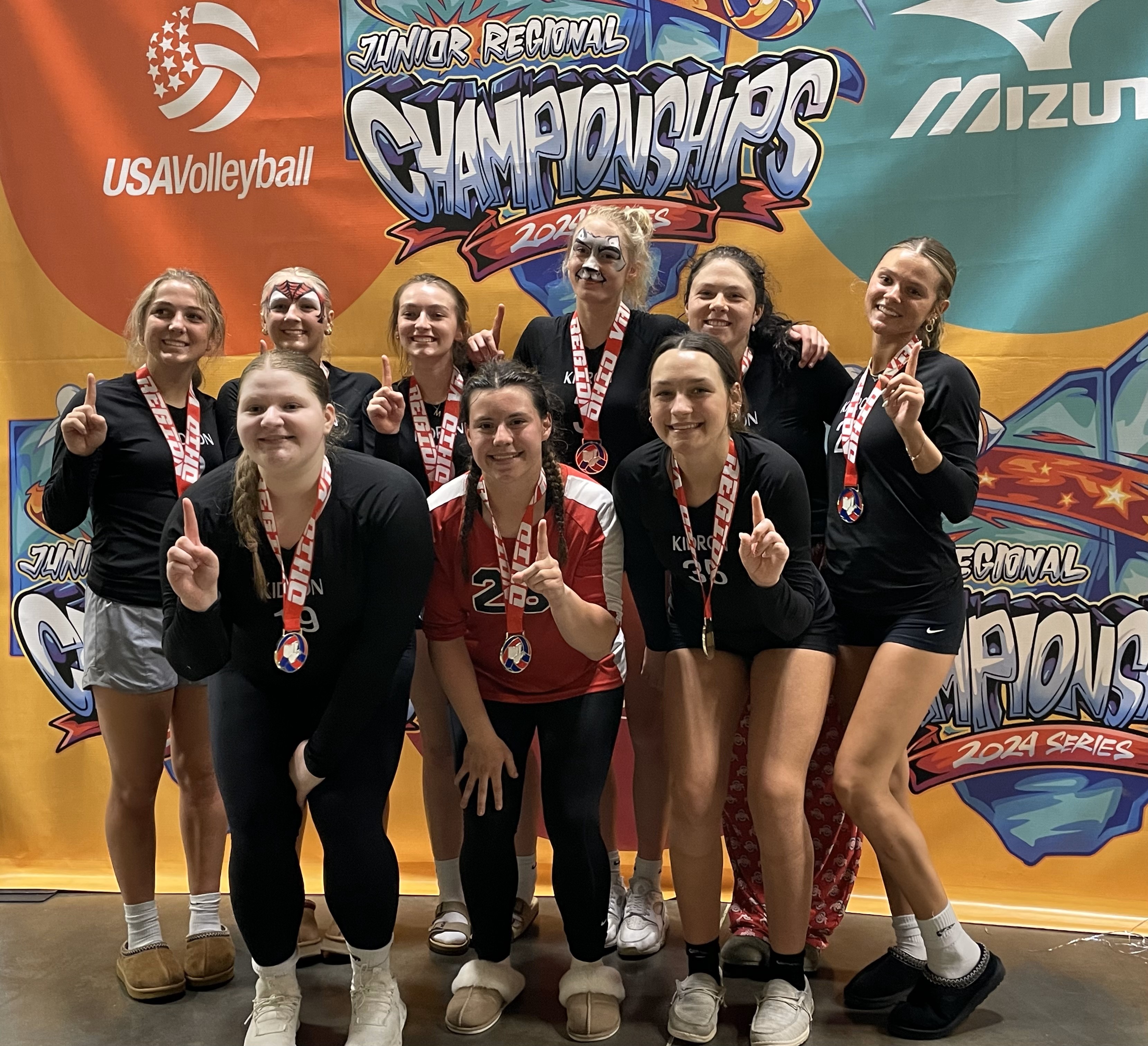 Heck_2024_OVR_SILVER_Champs