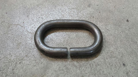 ROUND BOLT