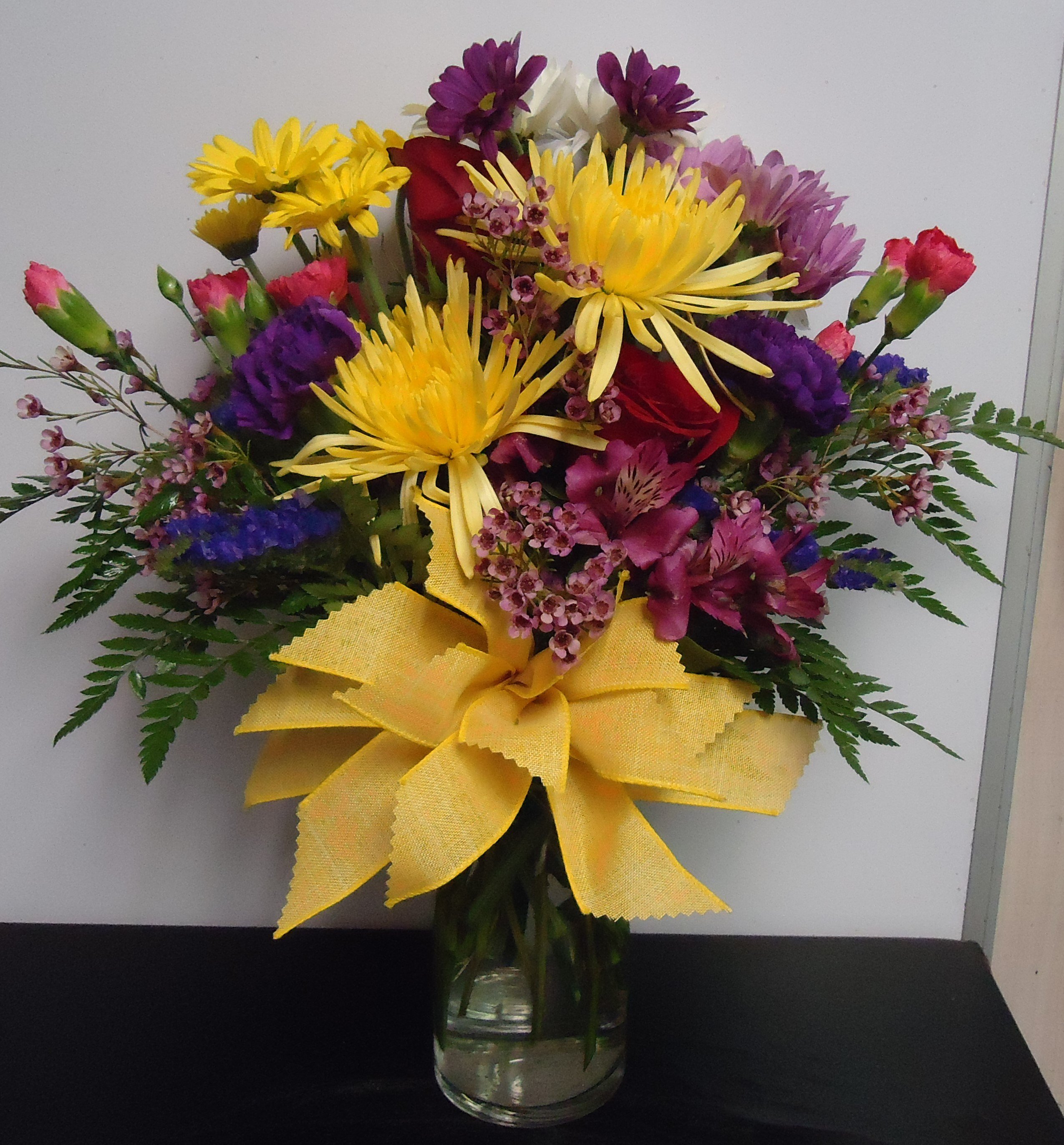 (15) (DESIGNER&apos;S CHOICE)
&quot;Fresh&quot; Mix Vase
$65.00 &amp; Up