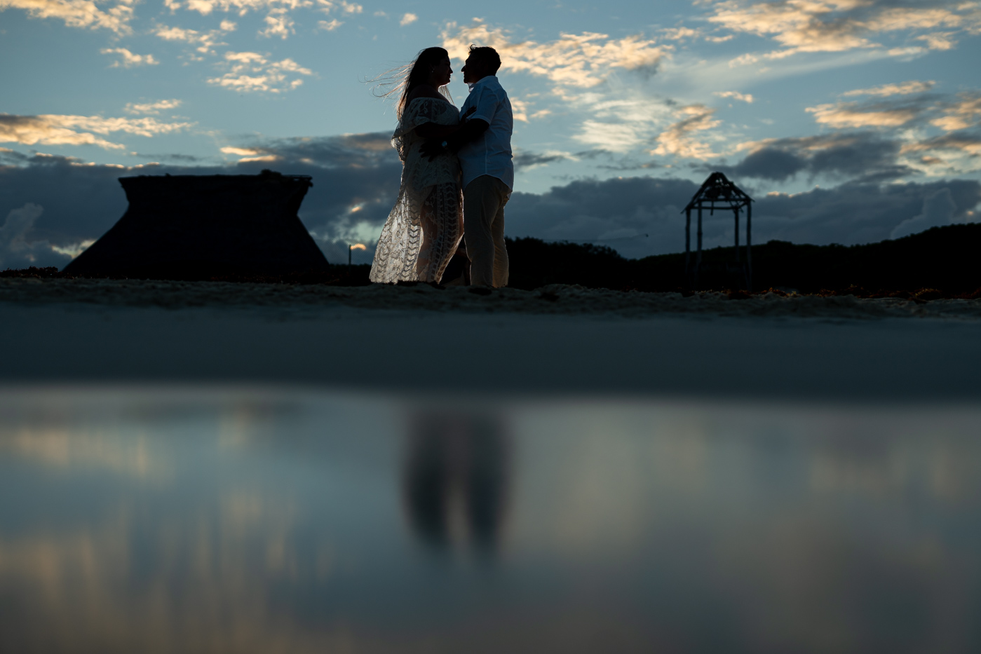 https://0201.nccdn.net/4_2/000/000/009/819/romantic-mariachi-proposal-in-cancu%CC%81n110.jpg