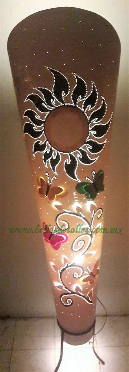 https://0201.nccdn.net/4_2/000/000/009/bf4/L--mpara-cono--sol-con-mariposas-446x1280.jpg