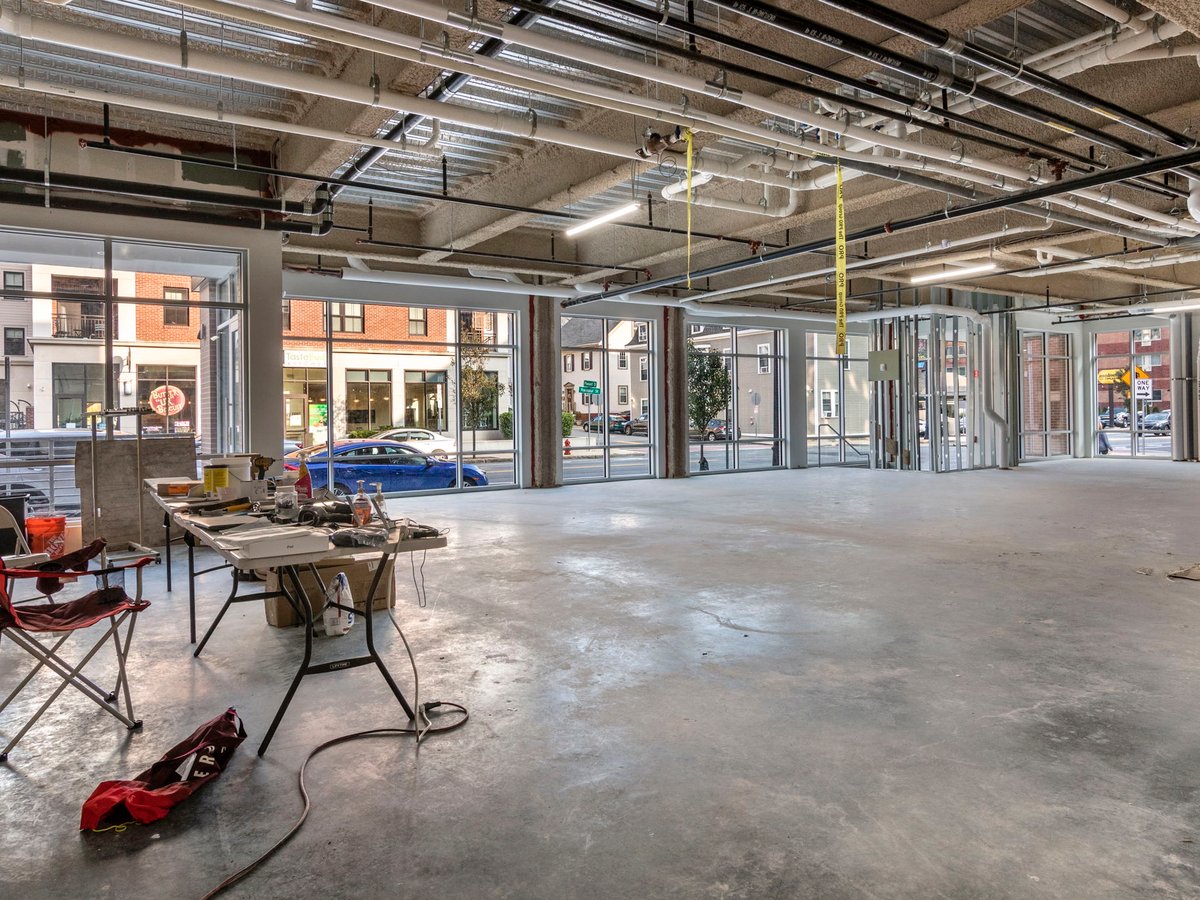 https://0201.nccdn.net/4_2/000/000/00d/f43/140rantoulstbeverly--interior5-.jpg