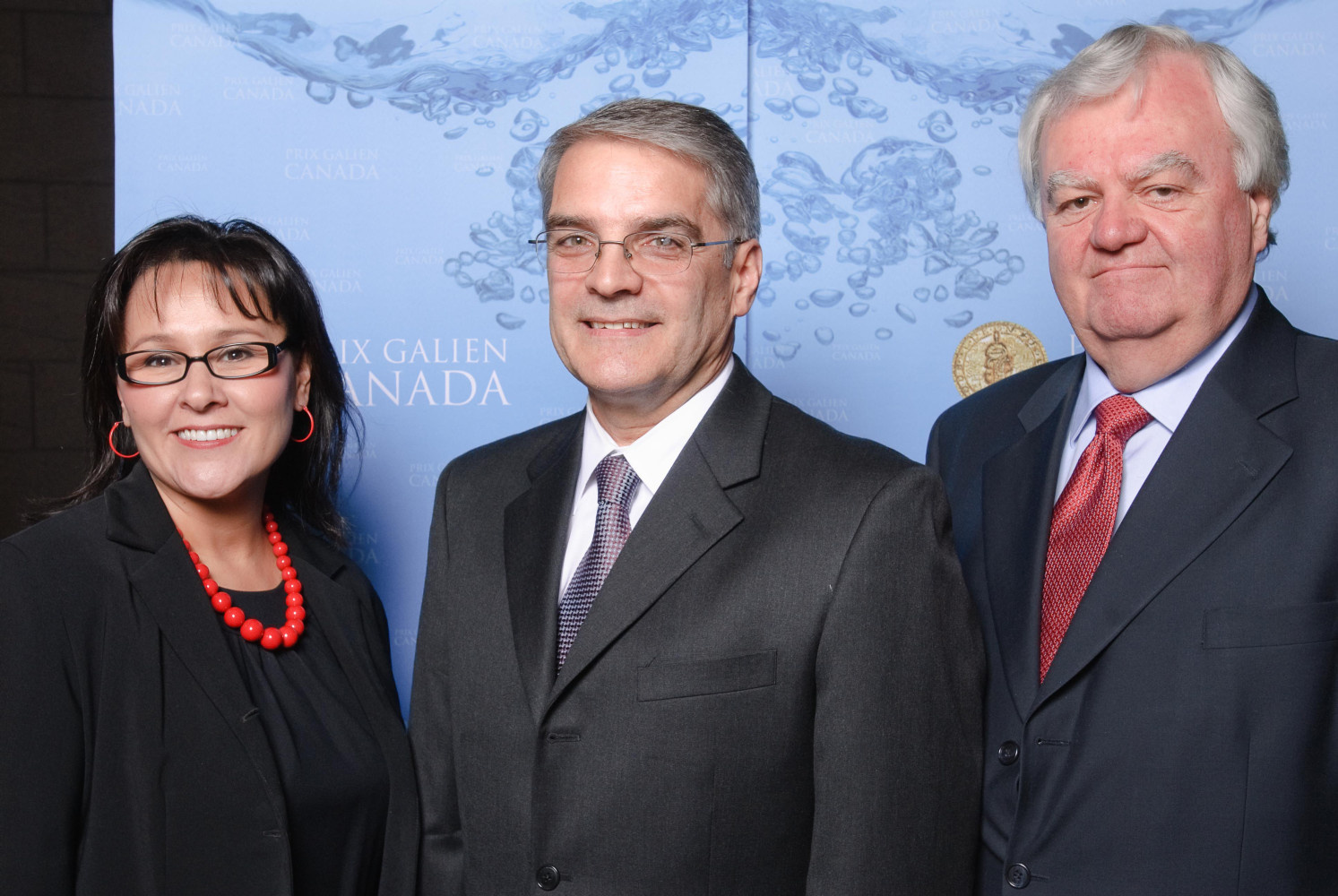 2009 - Dr. Brian O'Neill accepts the Prix Galien Canada 2009 Innovative Product Award 
on behalf of Pfizer Canada Inc with The Honourable Leona Aglukkaq, Minister of Health
 (left), and Dr. Jacques Gagné, Prix Galien Canada Jury President (right)