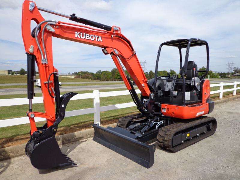 Kubota KX40-4 w/ thumb (9900lb)
$400/day $1200/week
24" Bucket - 4 way blade