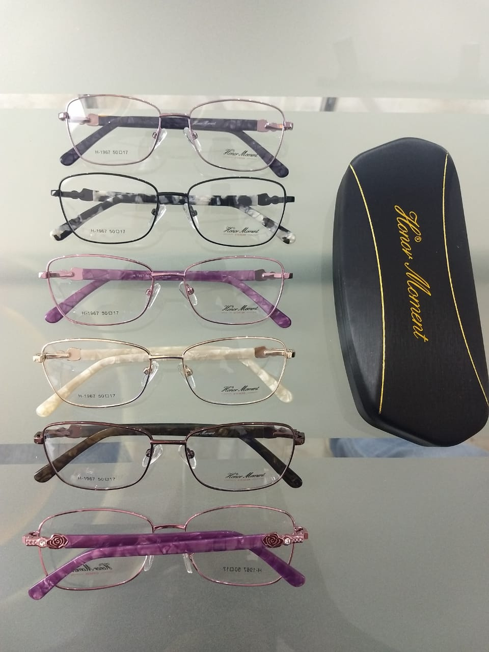 Modelo: H-1967
Colores: Rosa, Dorado, Gris, Cafe, Negro y Morado