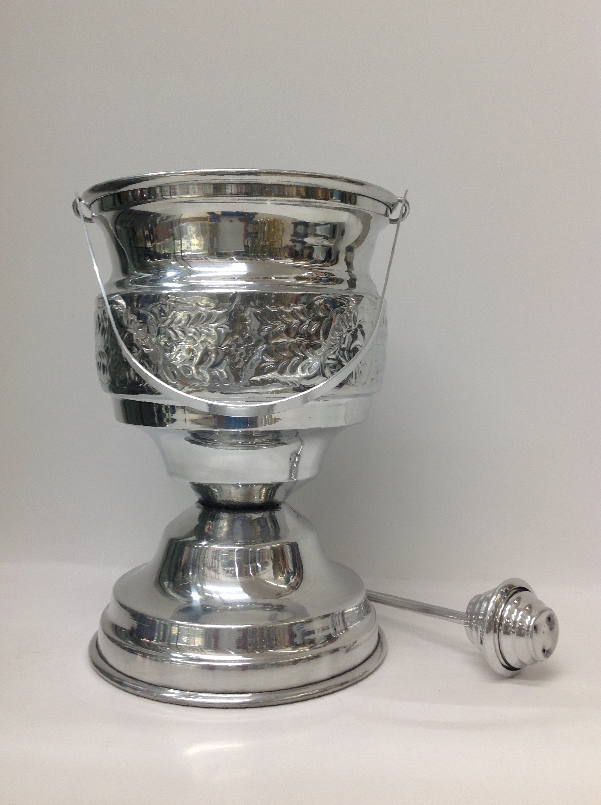 ACETRE DE ALUMINIO GRANDE

preguntar por existencias.