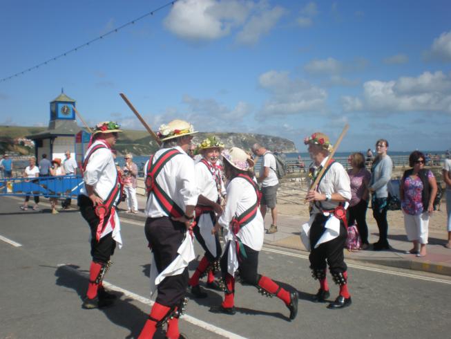 Tony D and Bea spinning down the line