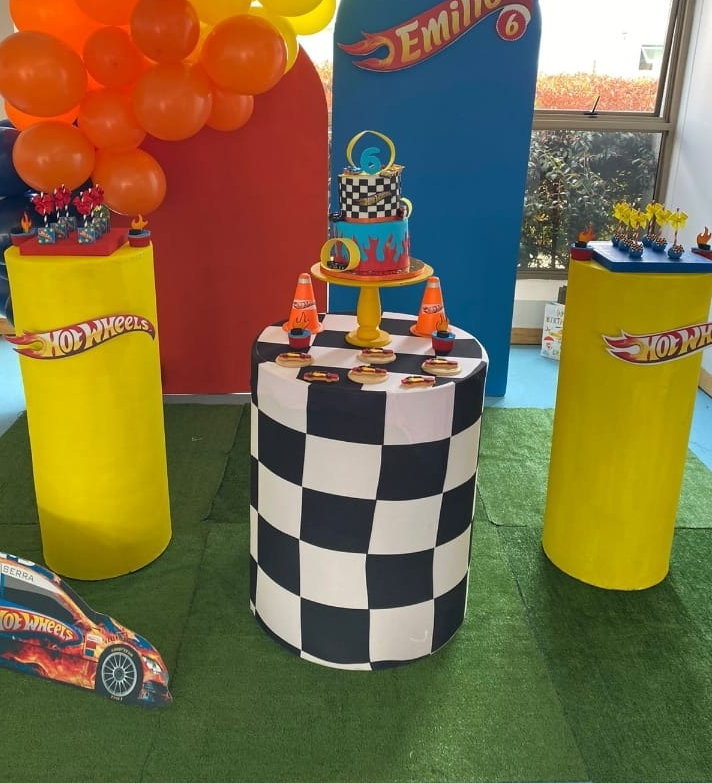 Cilindro Temático de Ajedrez
Principal 60, 5D X 80CM Altura
$60.000
Precio Unitario