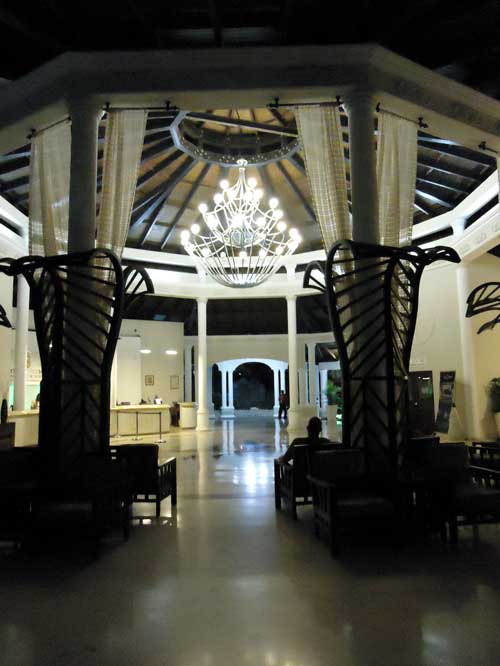 https://0201.nccdn.net/4_2/000/000/00d/f43/cofresi-palm-lobby.jpg