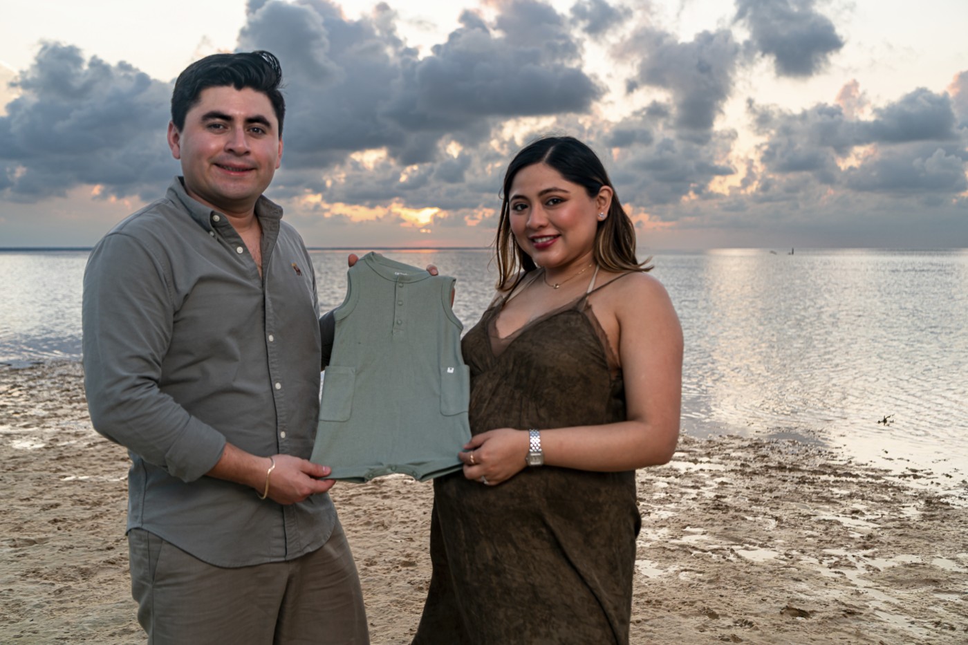 https://0201.nccdn.net/4_2/000/000/00d/f43/mich-raul-maternidad-natural-isla-blanca0025.jpg