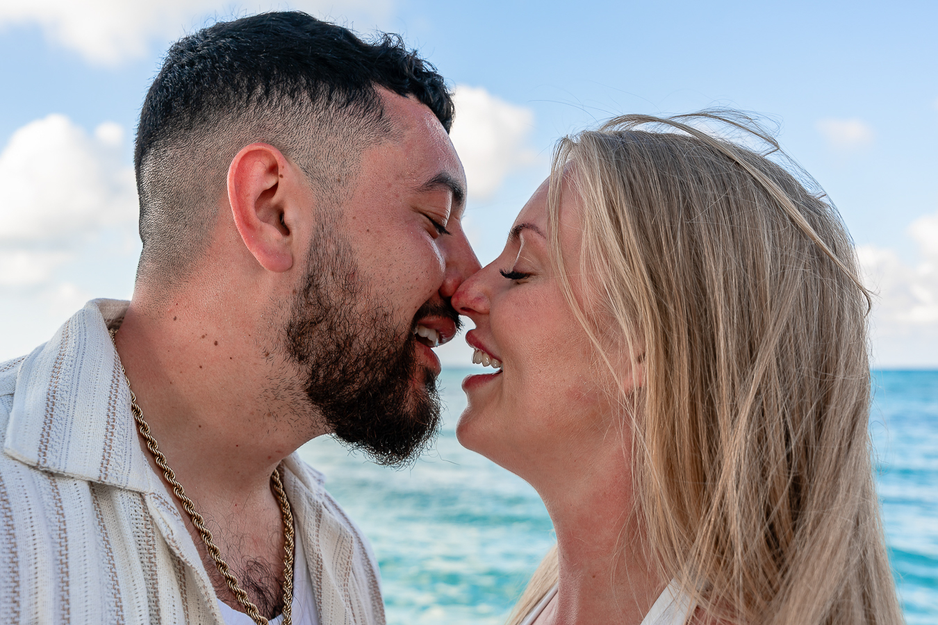 https://0201.nccdn.net/4_2/000/000/00d/f43/romantic-proposal-in-cancun-riu-cancun-allinclusive120.jpg.jpg