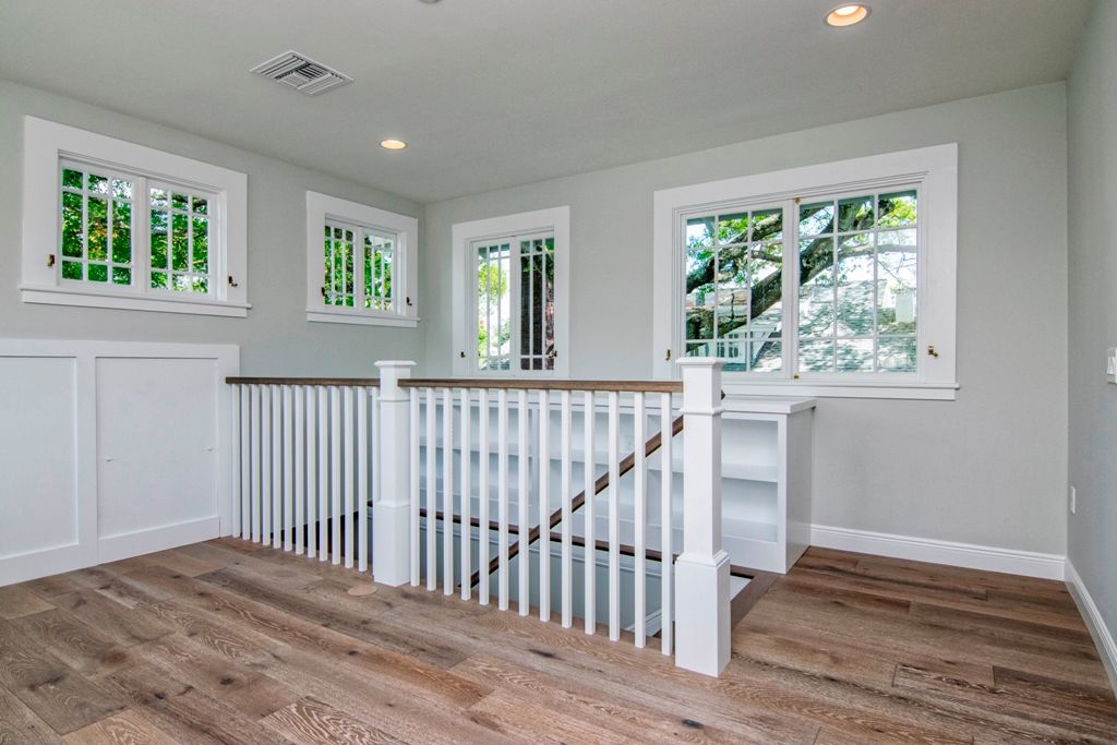 https://0201.nccdn.net/4_2/000/000/00f/745/hyde-park-bungalow--10-.jpg
