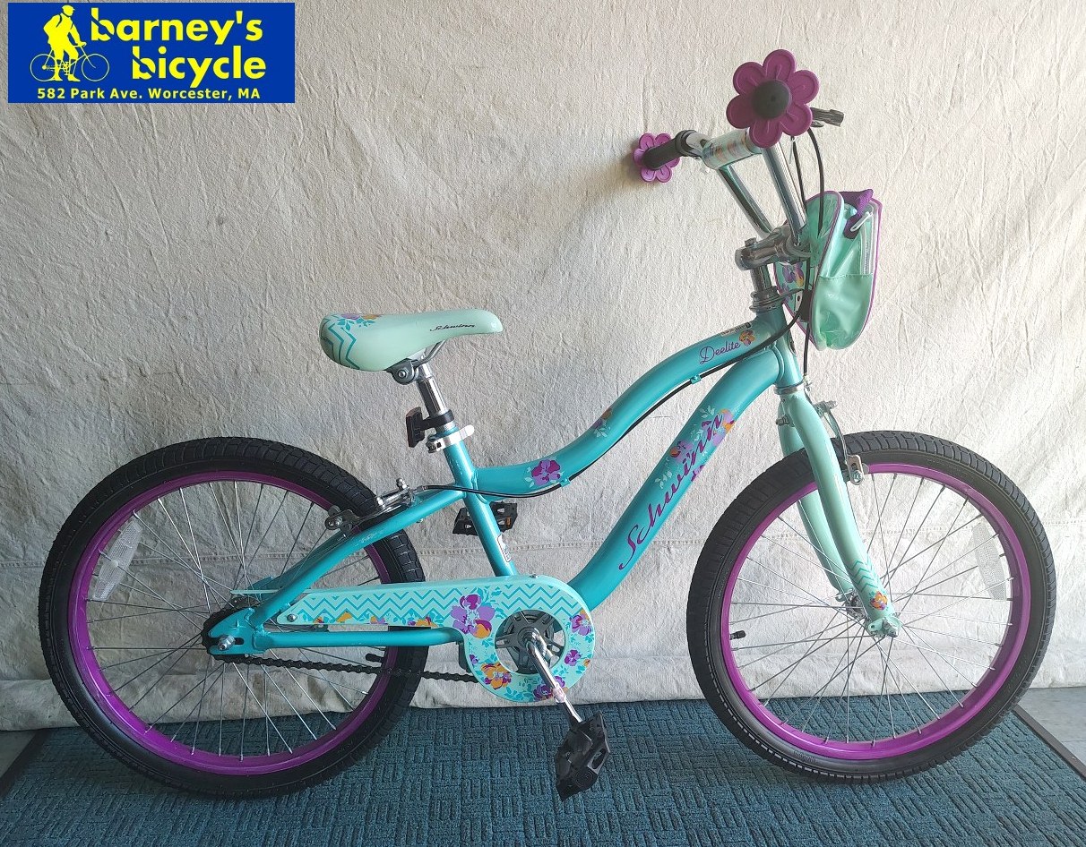 Schwinn Deelite 20
Wheel Size: 20"/ Ages 6-9 Speeds: 1spd
Price: $129.00 (Like New)