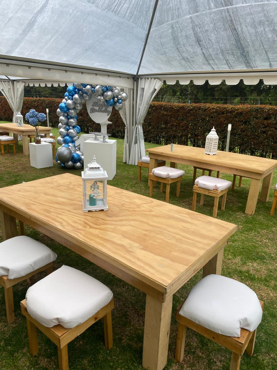 Mesa Rectangular Natural
2,20m X 1m 90.000
10 Bancas 50.000
Precio Combo 160.00
Adicional Cada Cojin 5.000