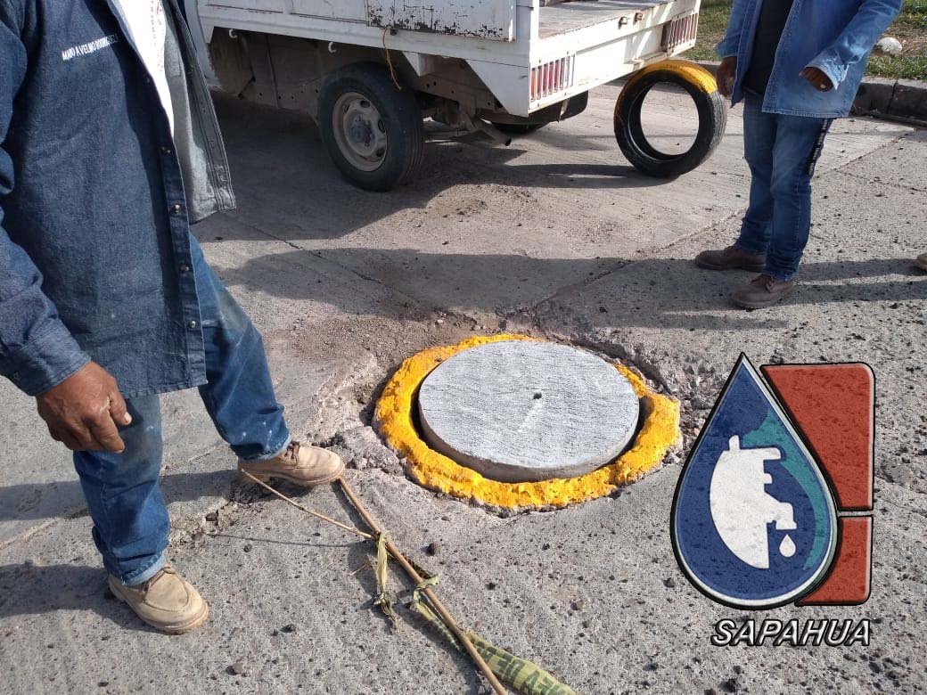 COLOCACIÓN DE TAPA A POZO DE VISITA PRIV. DE MINA ESQ. MINA, COL. EL CARMEN