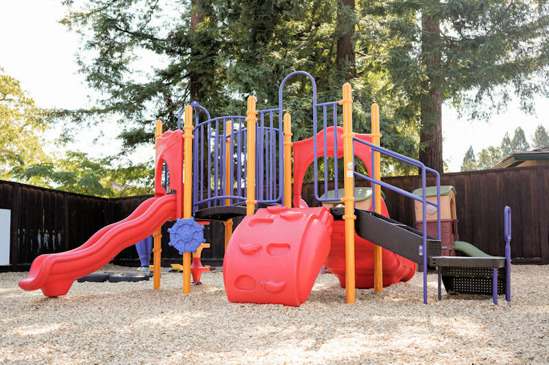 https://0201.nccdn.net/4_2/000/000/017/e75/-24-playground.jpg