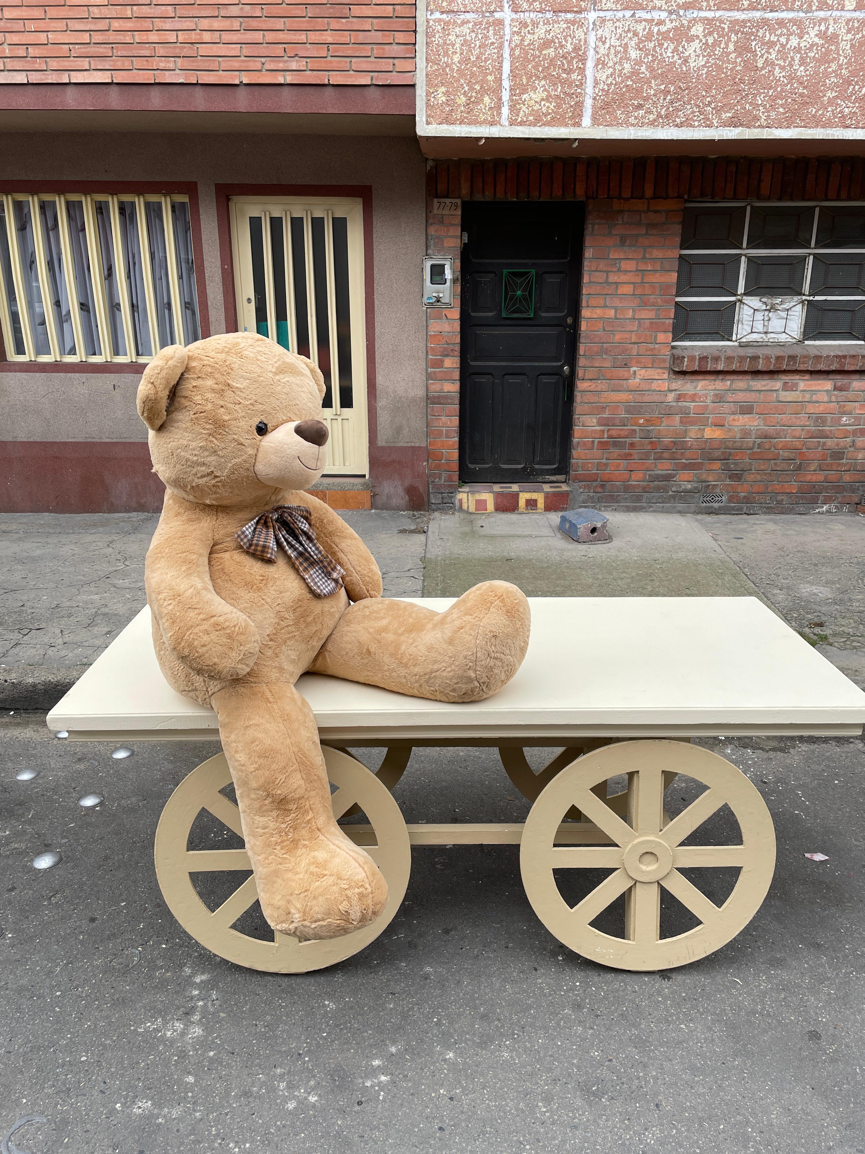 Carreta Sin Techo Beige
$ 130.000
Medidas:
Altura 80cm
Largo 2.20m
Profundidad 92cm