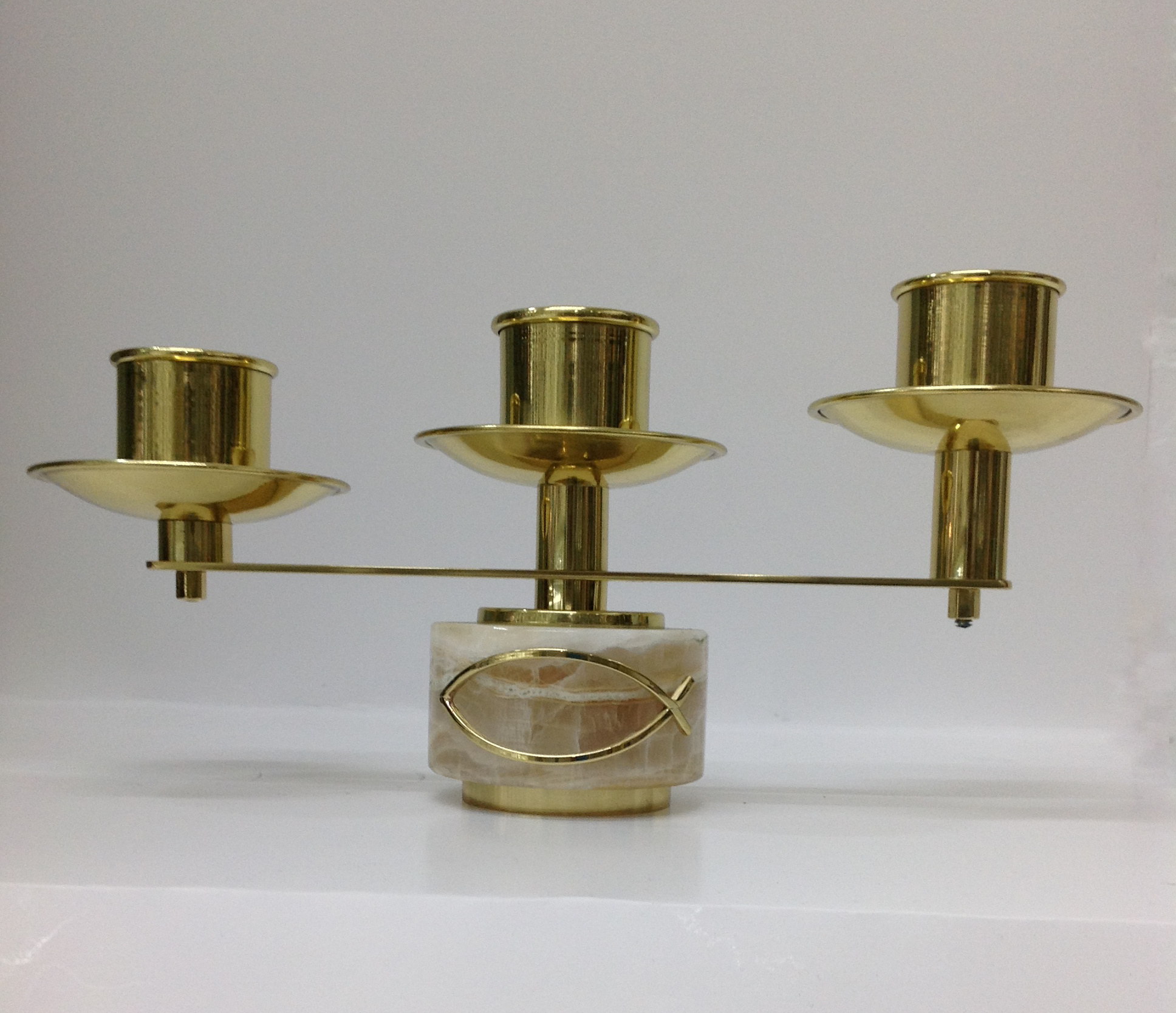 CANDERO TRIPLE BASE DE ONIX Y LATON DE 2" Y DE 1 1/2"

preguntar por existencias.