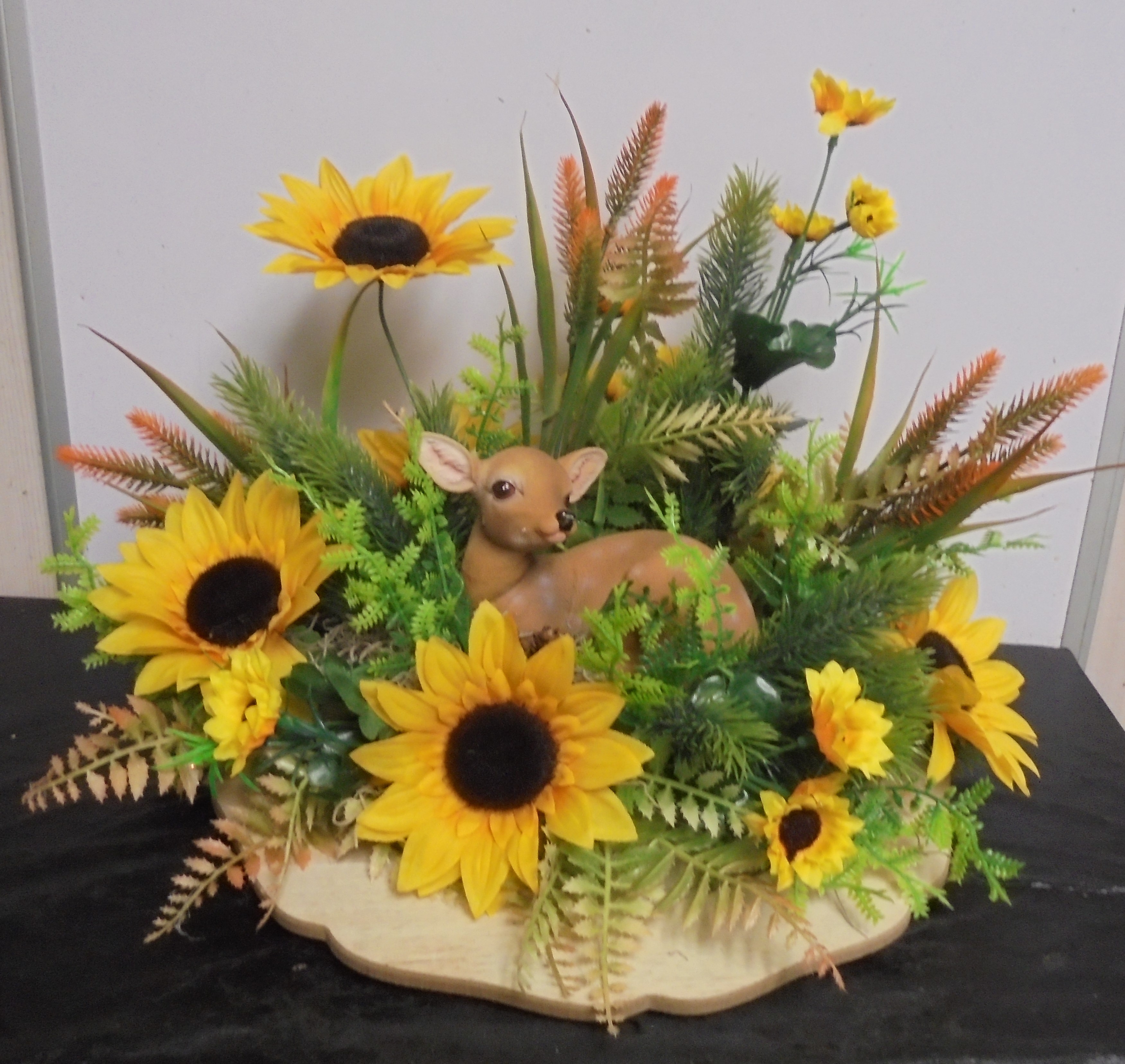 (11) "Silk" Deer Arrangement
$50.00
