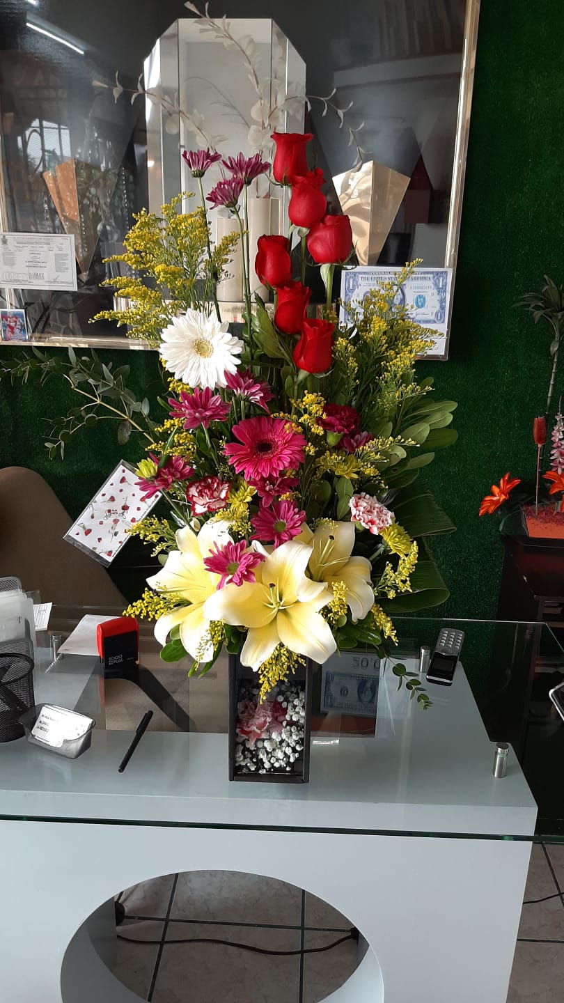 Arreglo S8 6rosas $ 900