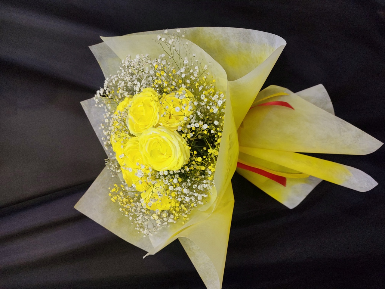 ROSAS AMARILLAS