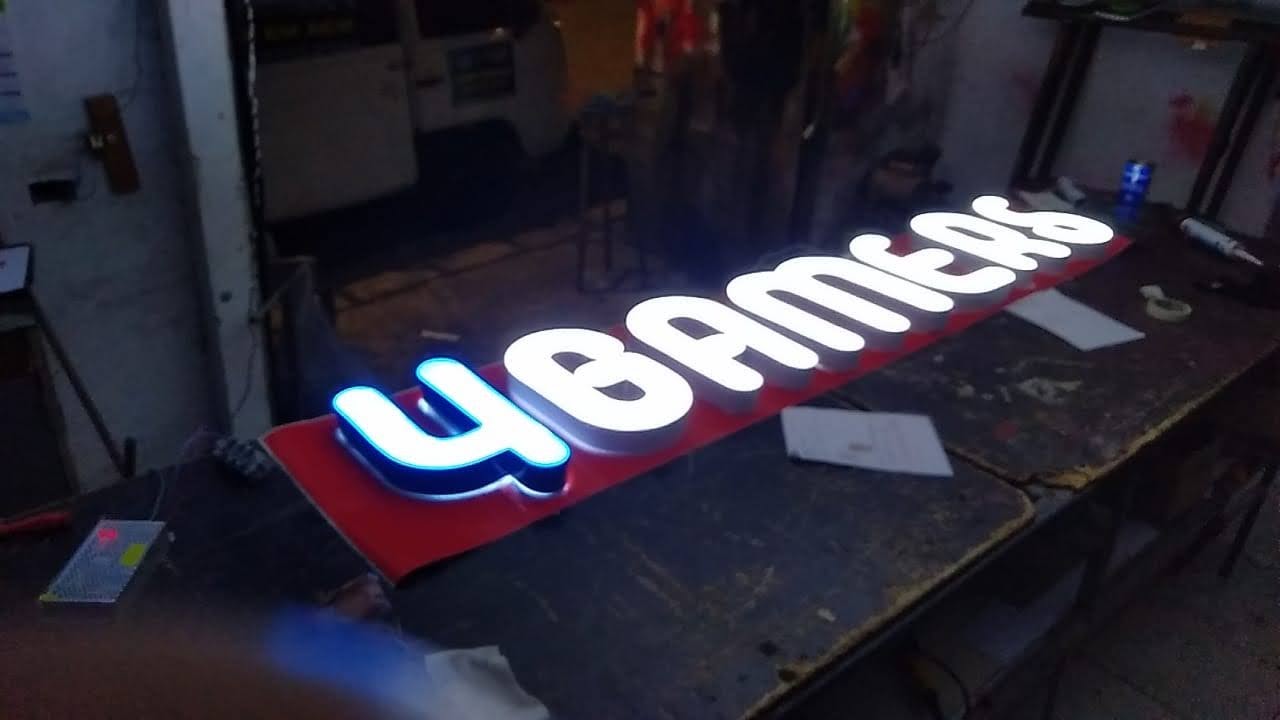 LETRAS EM ACRÍLICO