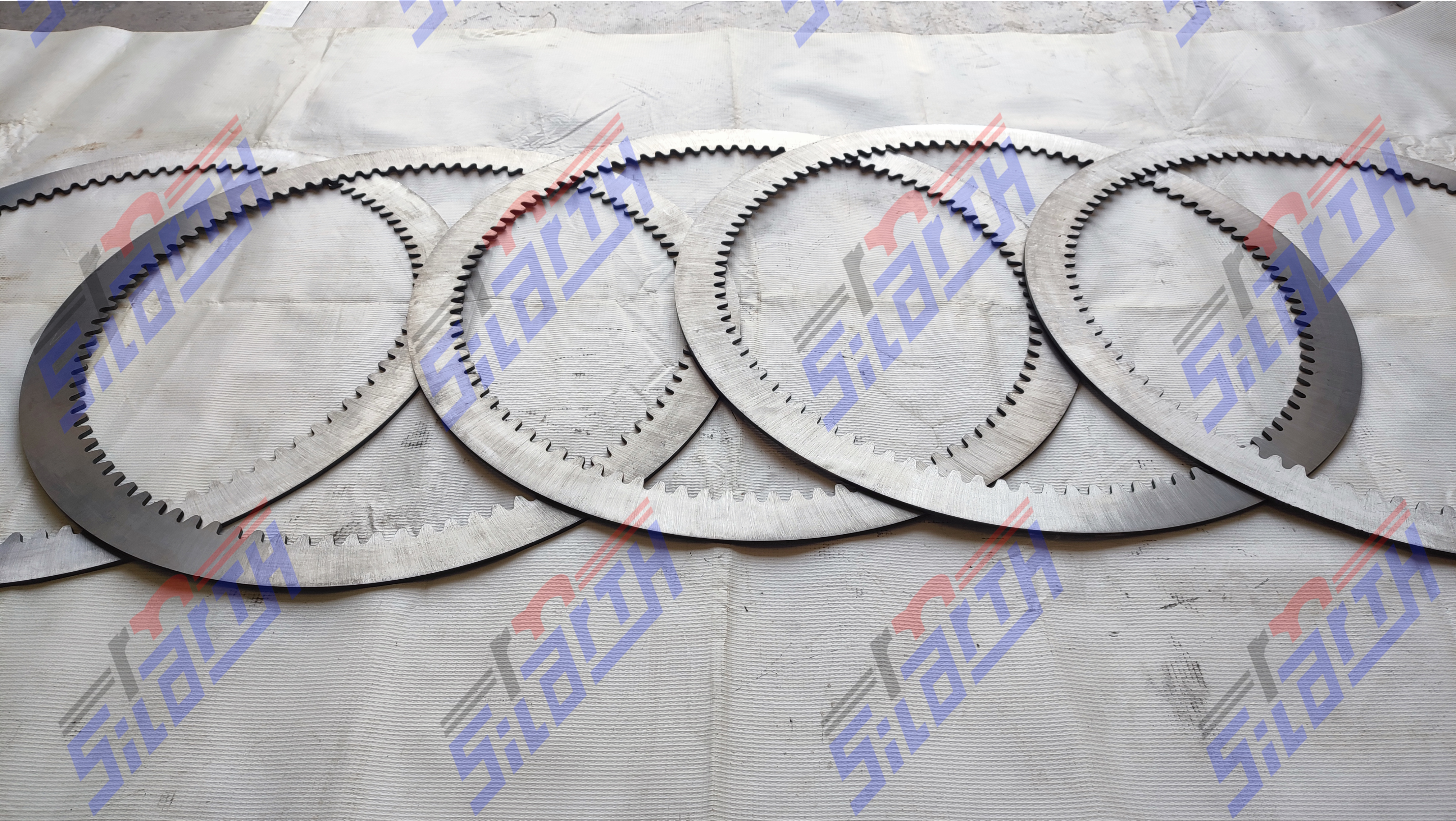 SEPARADOR DE FRICCION DENTADO 96 DI DE 22" x 0.150" DE ESPESOR