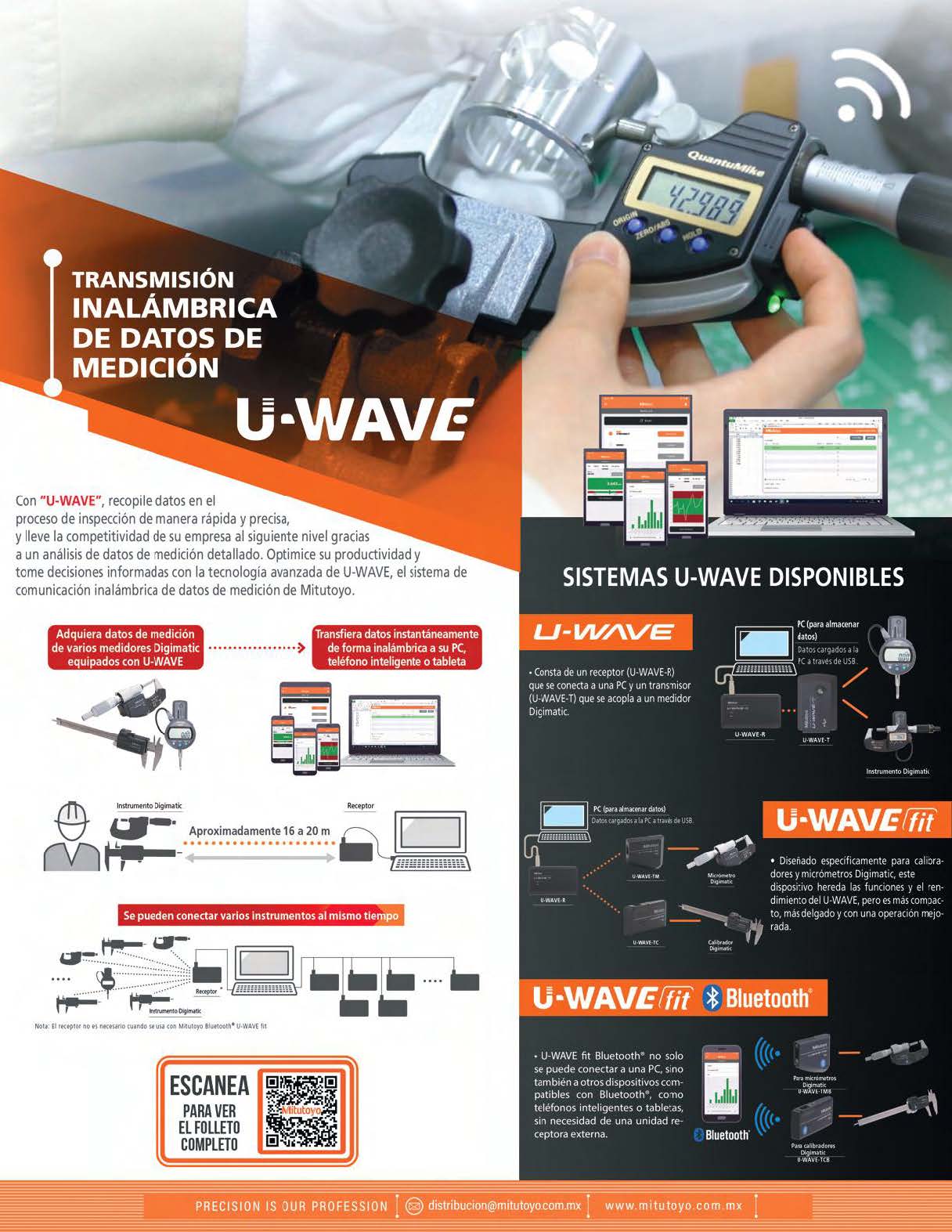 Interior moderno de una oficina con suelo brillante, escritorios alineados y plantas junto a ventanas grandes.