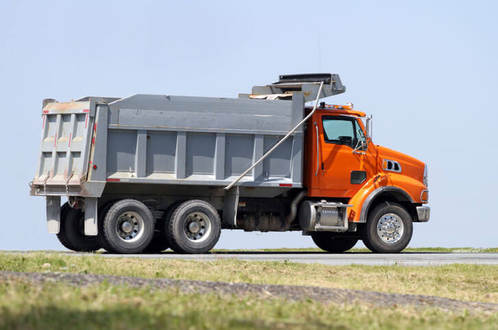 RENTAS Y CONSTRUCCIONES GMZA SA DE CV - CAMION DE VOLTEO
