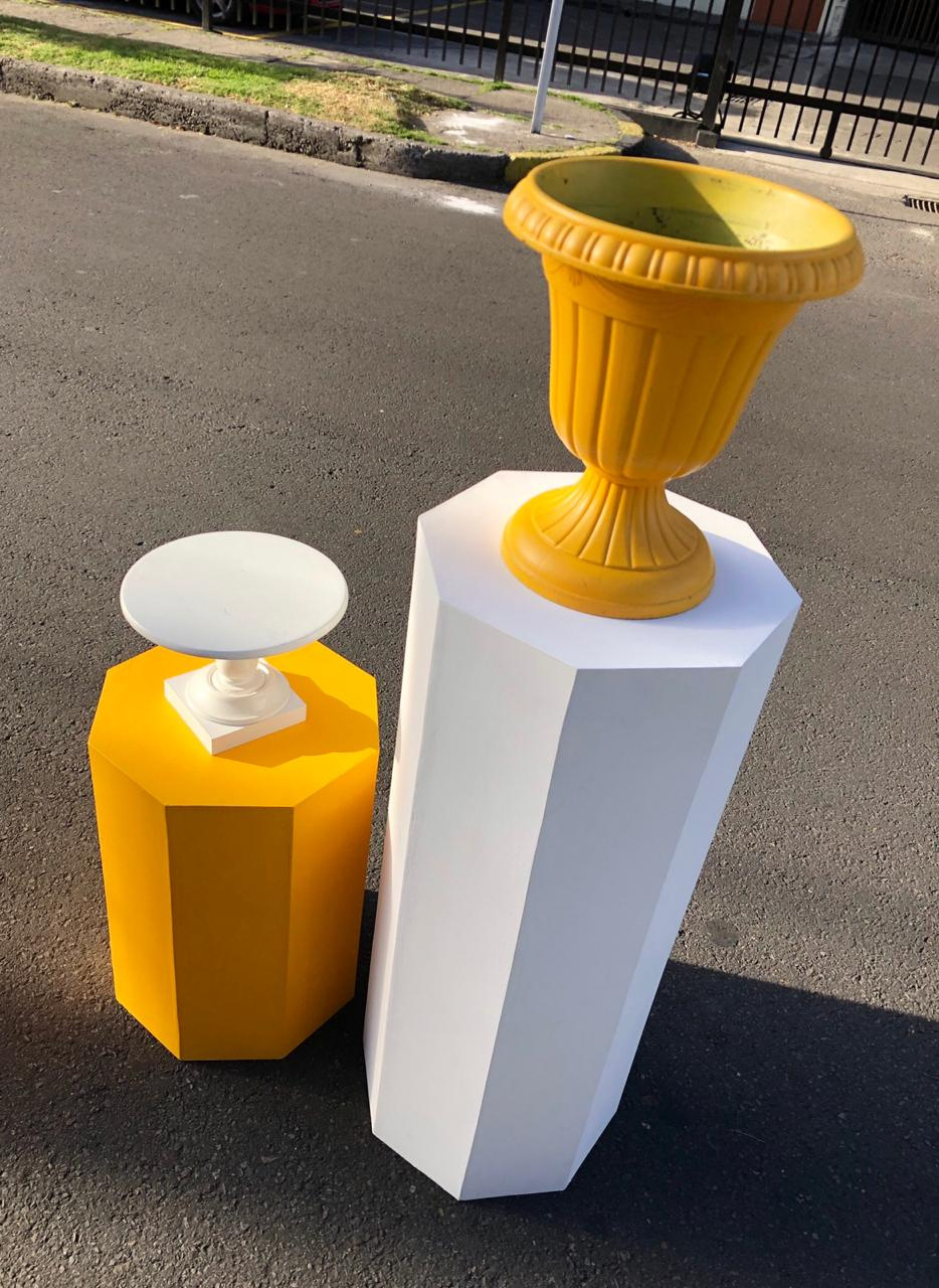 2 Octogonales
ALTO:40x40. X 1.02M DE ALTURA
PEQUEÑA: .40x40 X 58CM DE ALTURA
$50.000 Alquiler Unidad