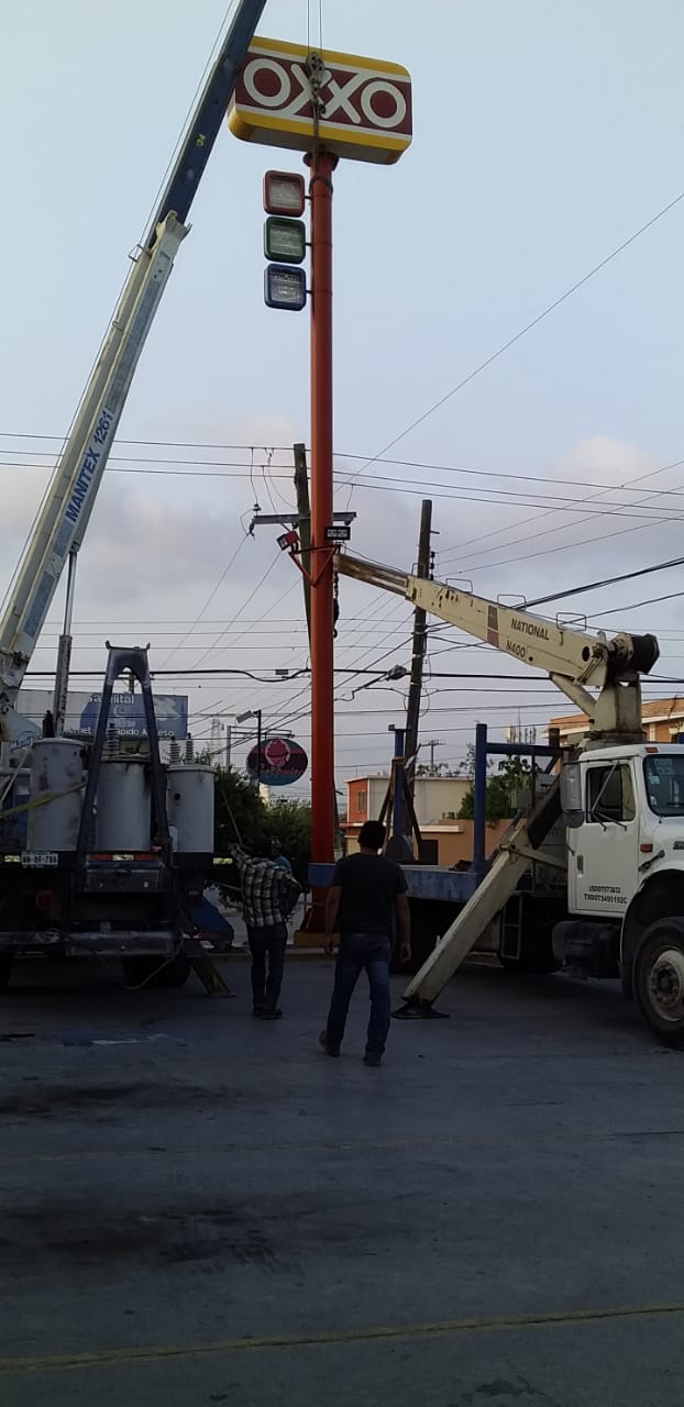 Grúas y Maniobras Precisas - Renta de grúas tipo titán