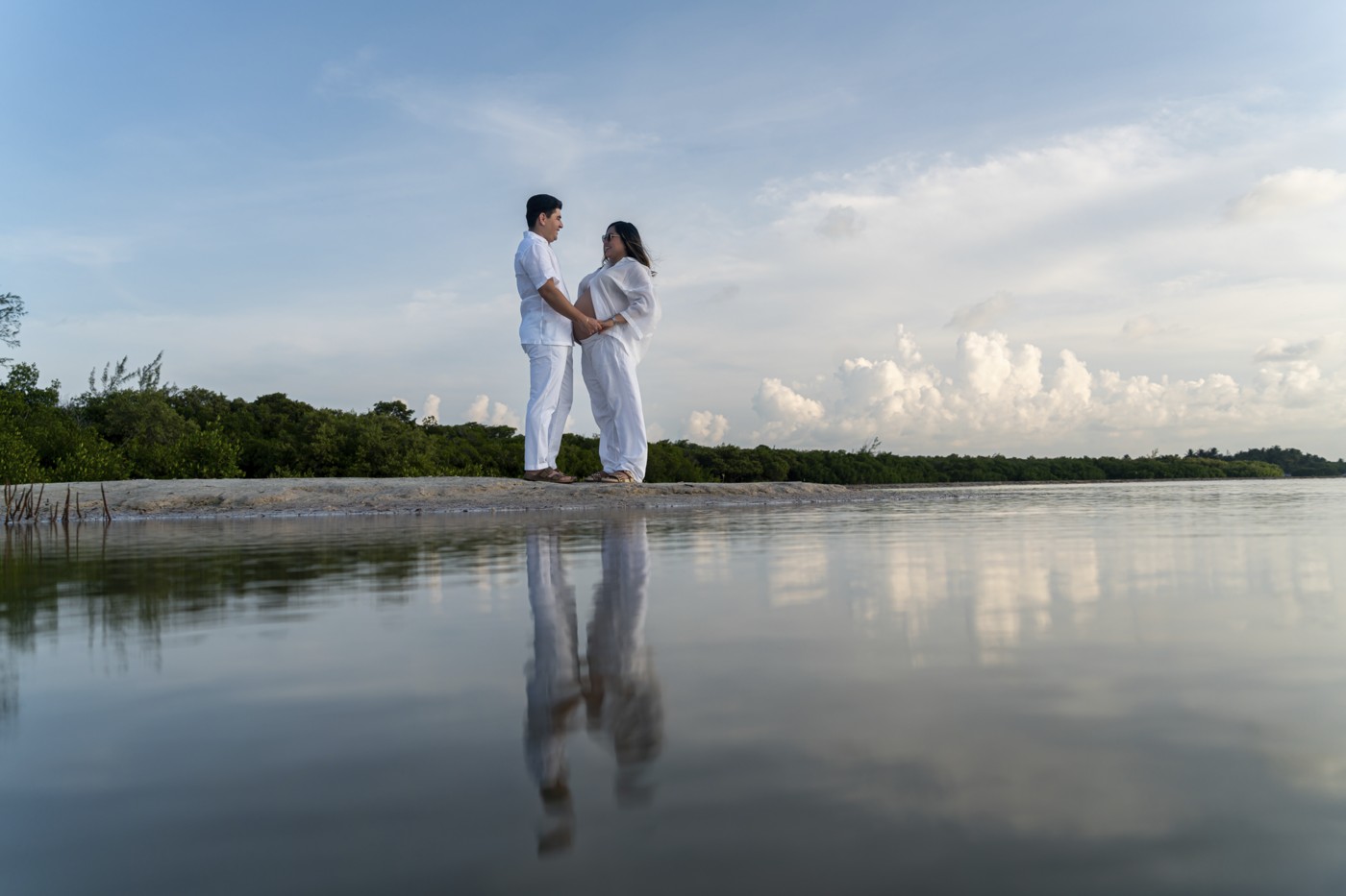 https://0201.nccdn.net/4_2/000/000/019/c2c/mich-raul-maternidad-natural-isla-blanca0003.jpg