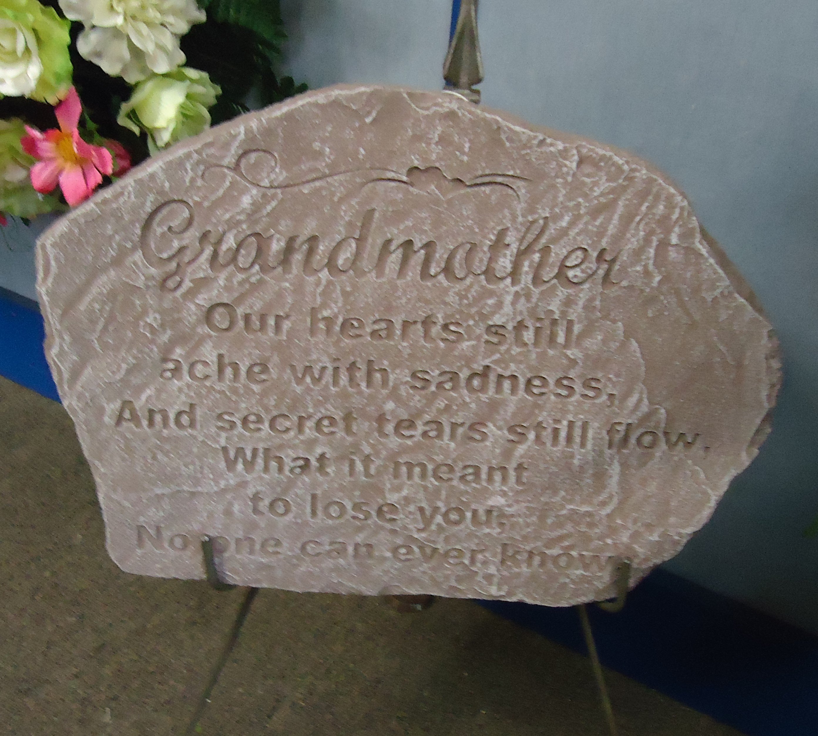 (72) "Grandmother" Memorial Stone
On Easel
$65.00