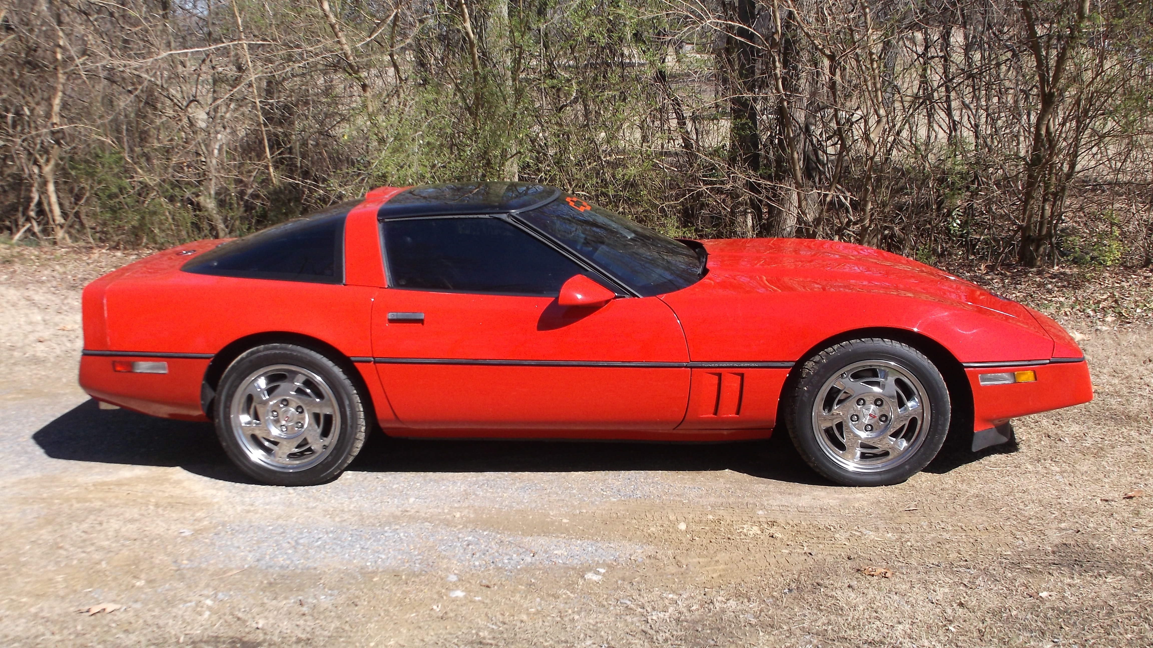 https://0201.nccdn.net/4_2/000/000/01e/20c/1990CorvetteRedAuto_0015-4608x2592.jpg