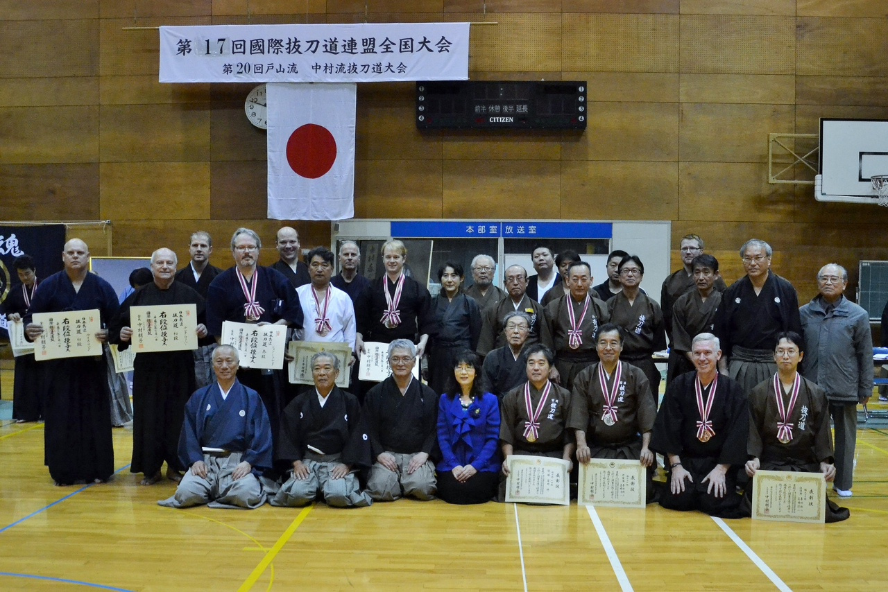 Group photo - Tex had a good showing with 2nd in kata, 3rd in kumitachi, 3rd in dantaisen.