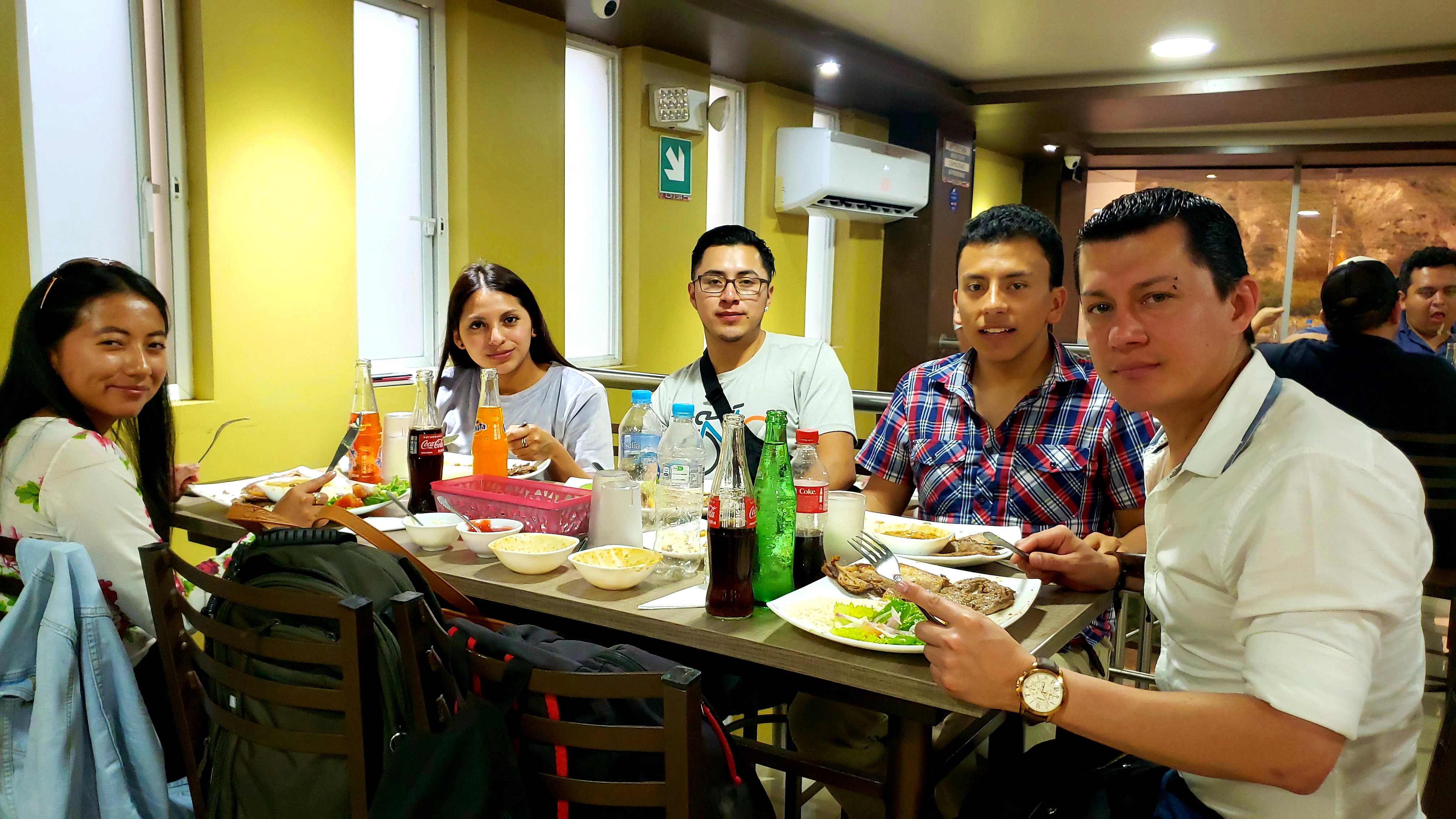 Visita San Isidro Instituto Superior - Cuenca Clase demostrativa, métodos y técnicas de preparación de la gastronomía ecuatoriana.