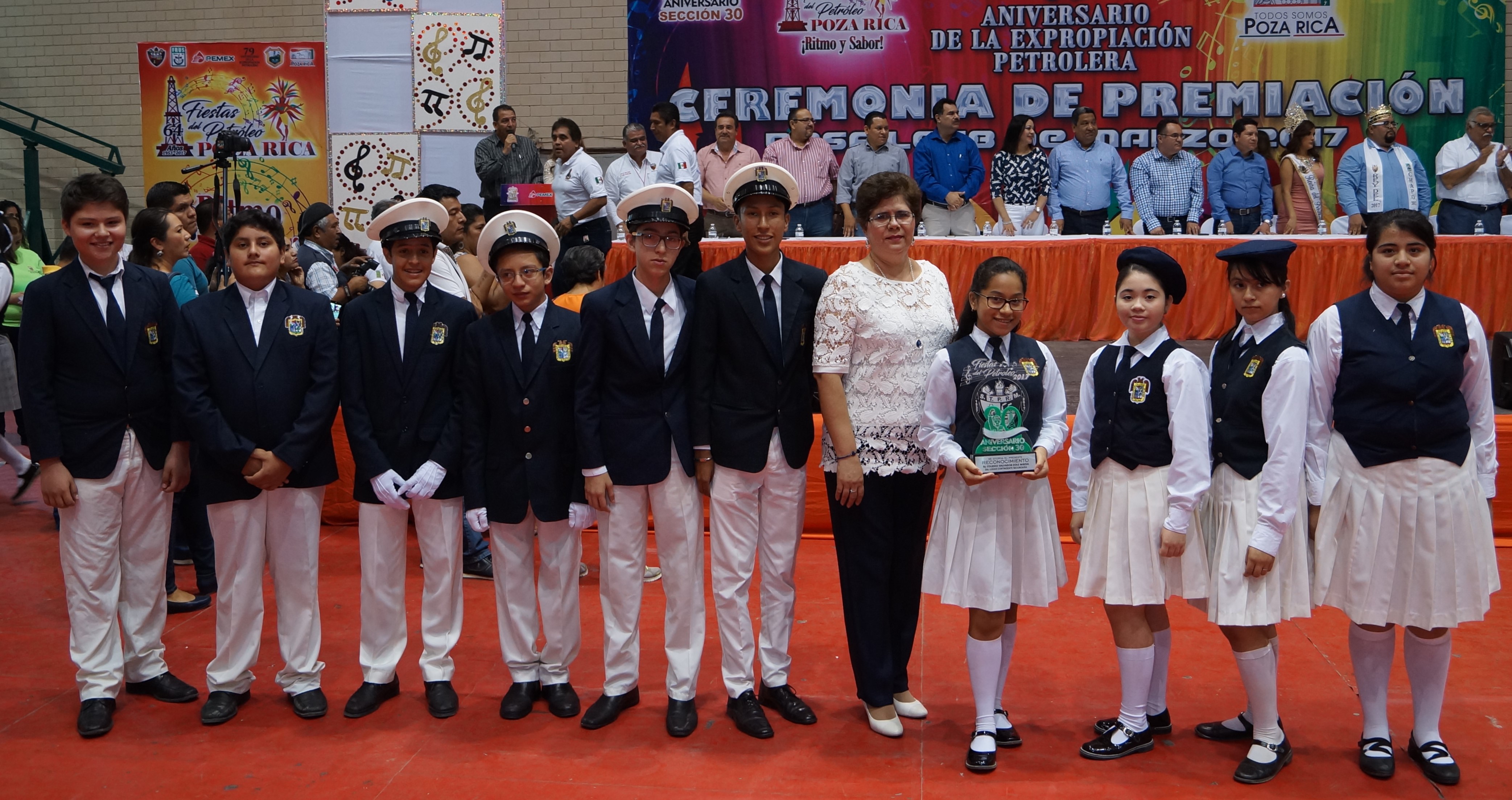 79 ANIVERSARIO DE LA EXPROPIACIÓN PETROLERA
PREMIACIÓN POR EL DESFILE DEL 18 DE MARZO 2017
2do. LUGAR CONTINGENTE DE SECUNDARIA