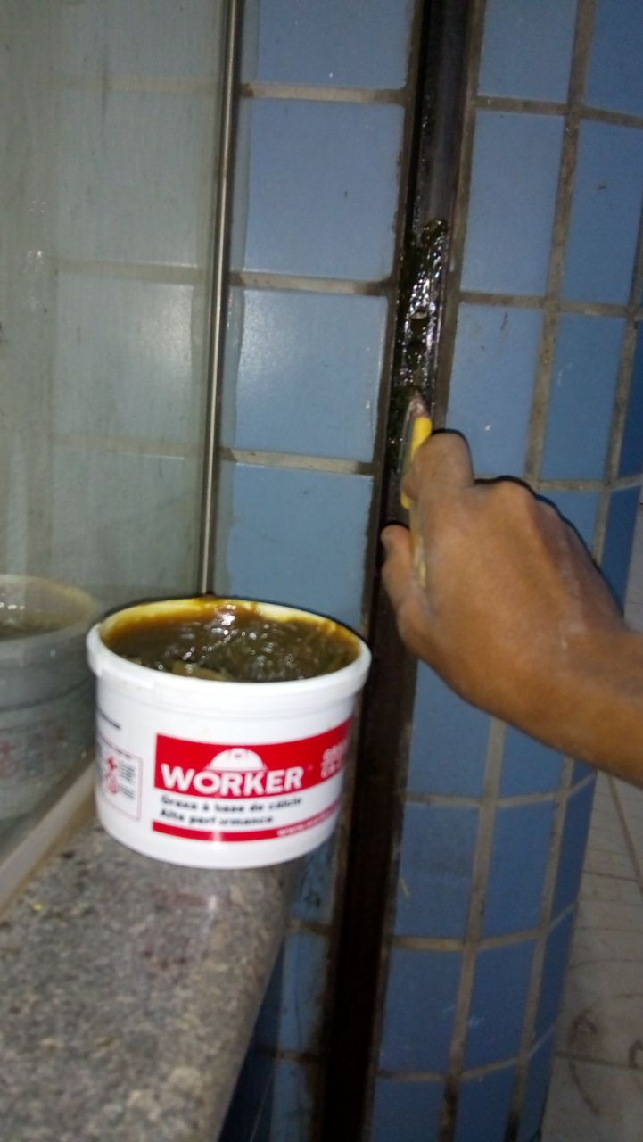 https://0201.nccdn.net/4_2/000/000/01e/20c/65---LUBRIFICA----O-DE-PORTAS.jpg