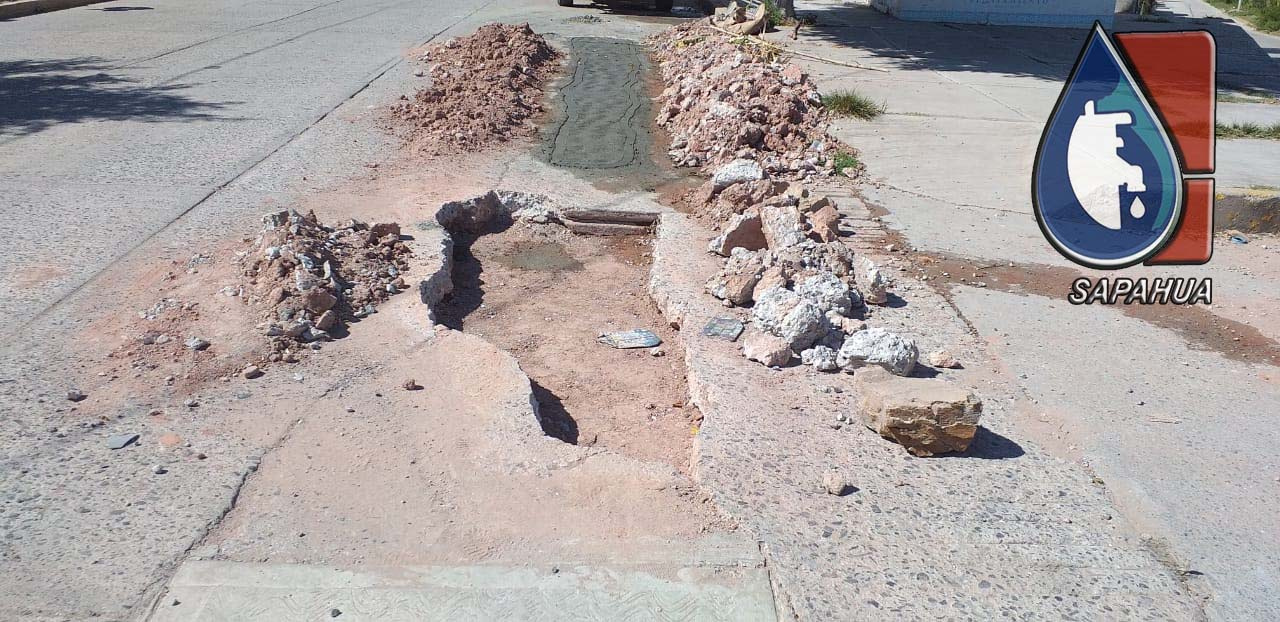 BACHEO EN LA CALLE PROL. DE TRUJANO, ESQ. 23 DE JULIO, COL. STA. ROSA 2a. SECC.