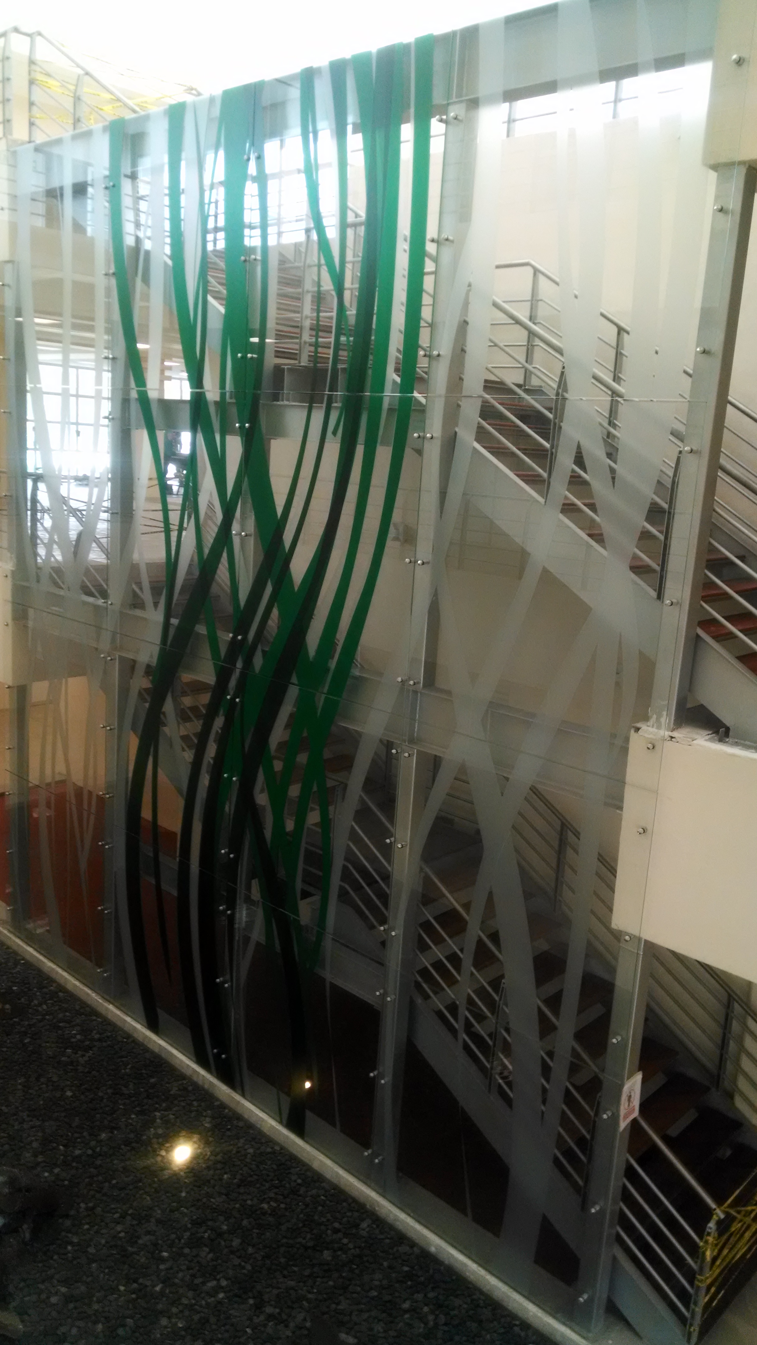 Fachada de vidrio en Hospital VIH Iztapalapa.