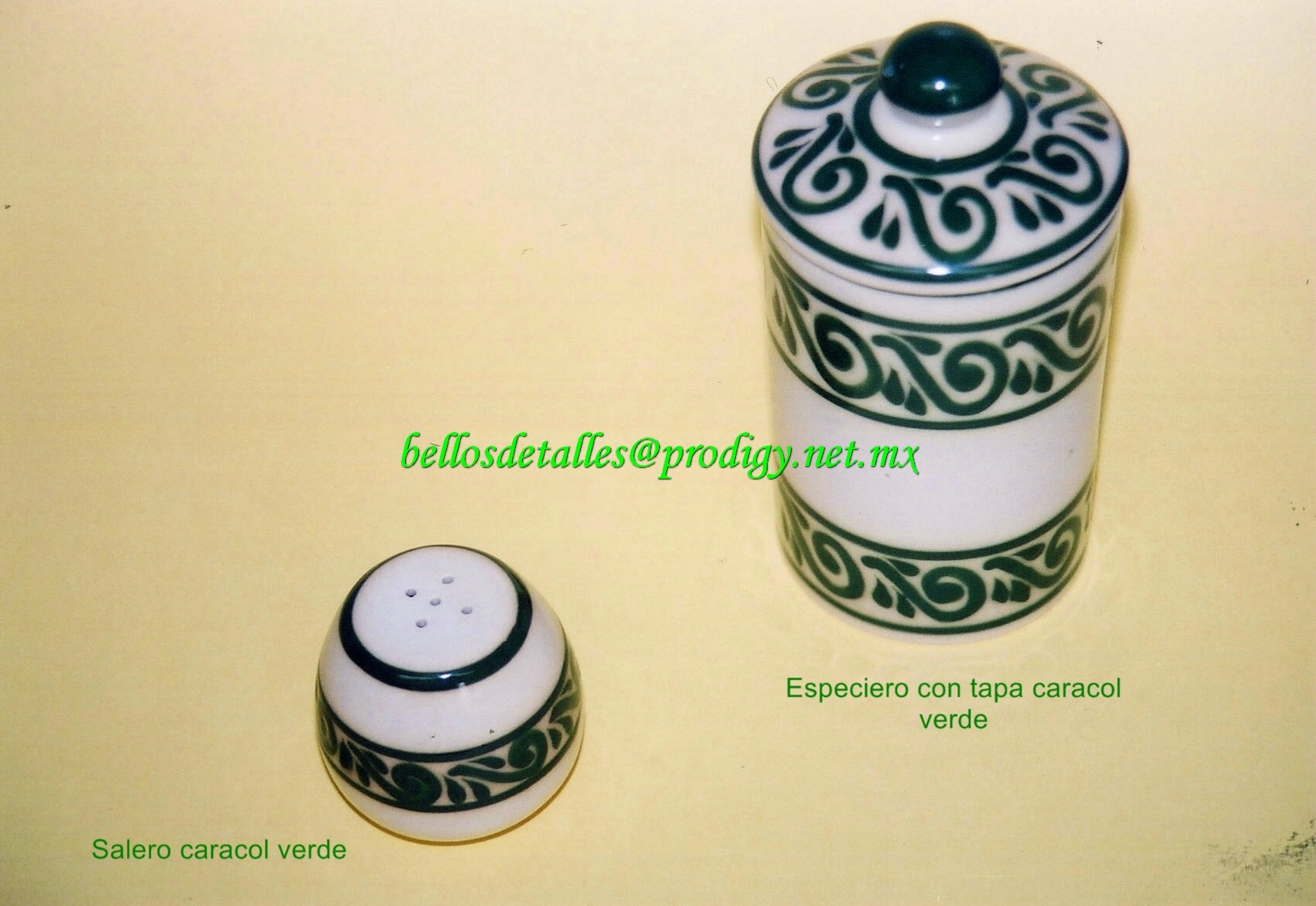 https://0201.nccdn.net/4_2/000/000/01e/20c/Salero-y-especiero-con-tapa-caracol-verde-1699x1170.jpg