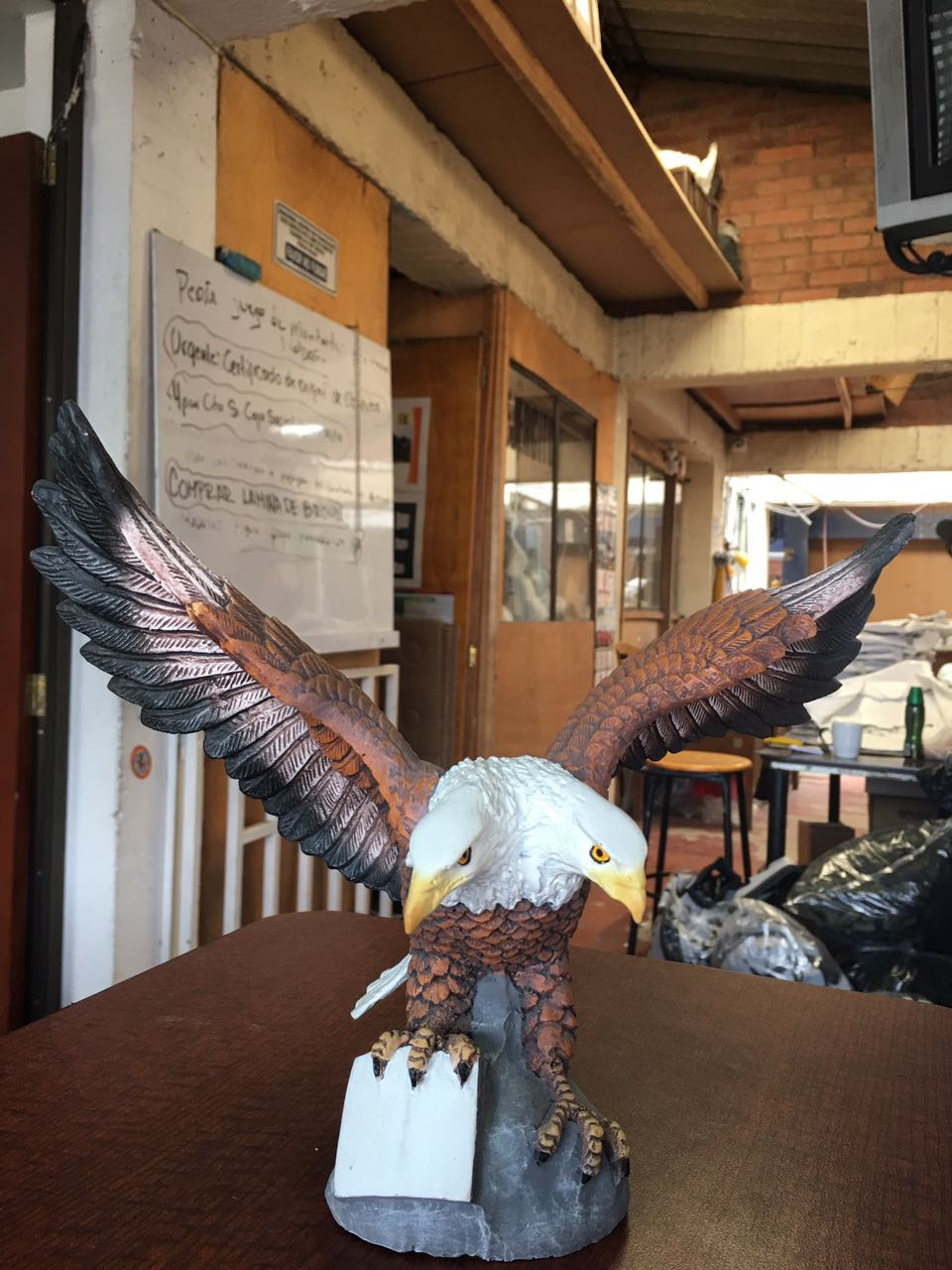 Escultura en resina a color