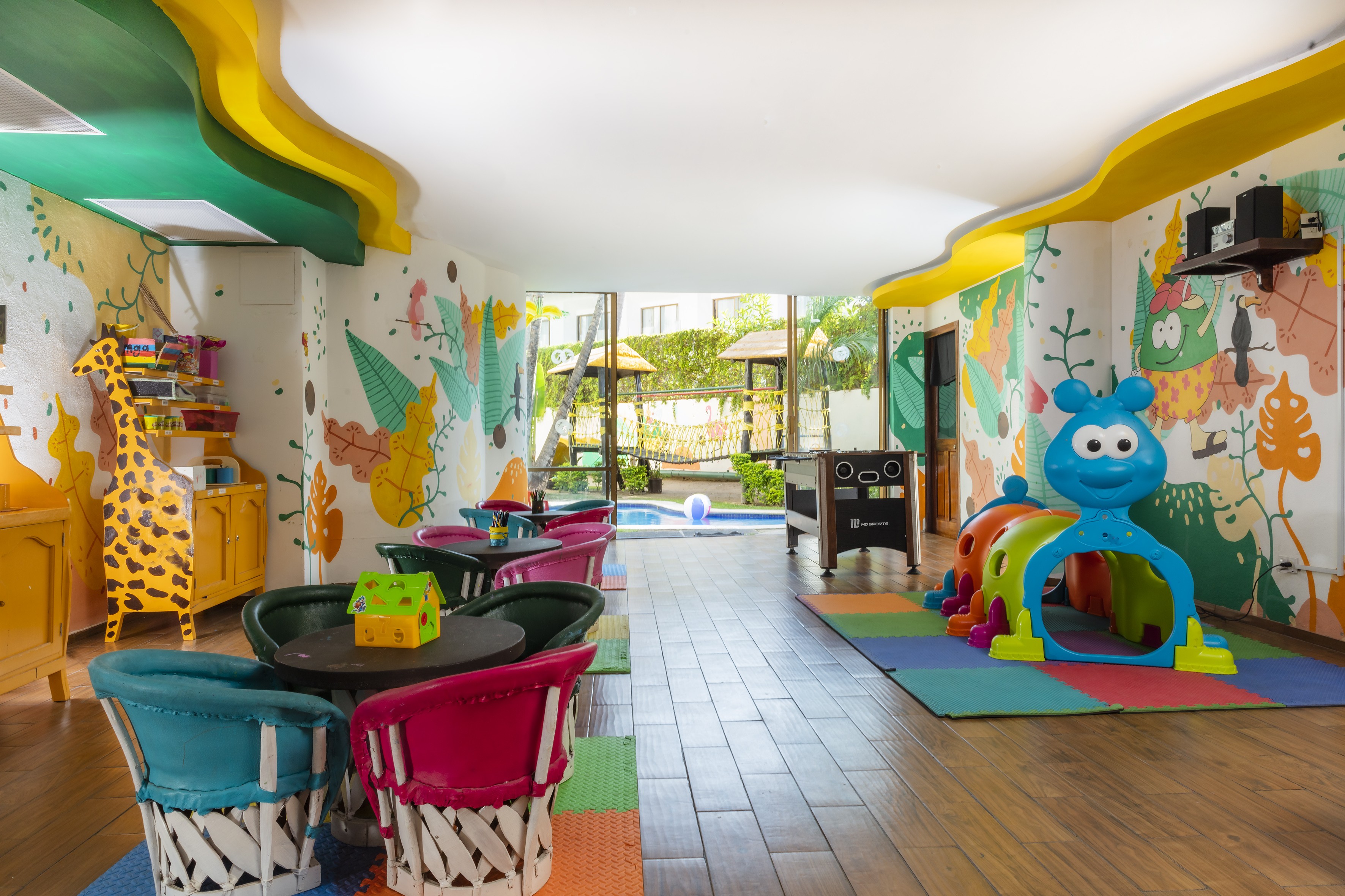 https://0201.nccdn.net/4_2/000/000/01e/20c/kids-club.jpeg