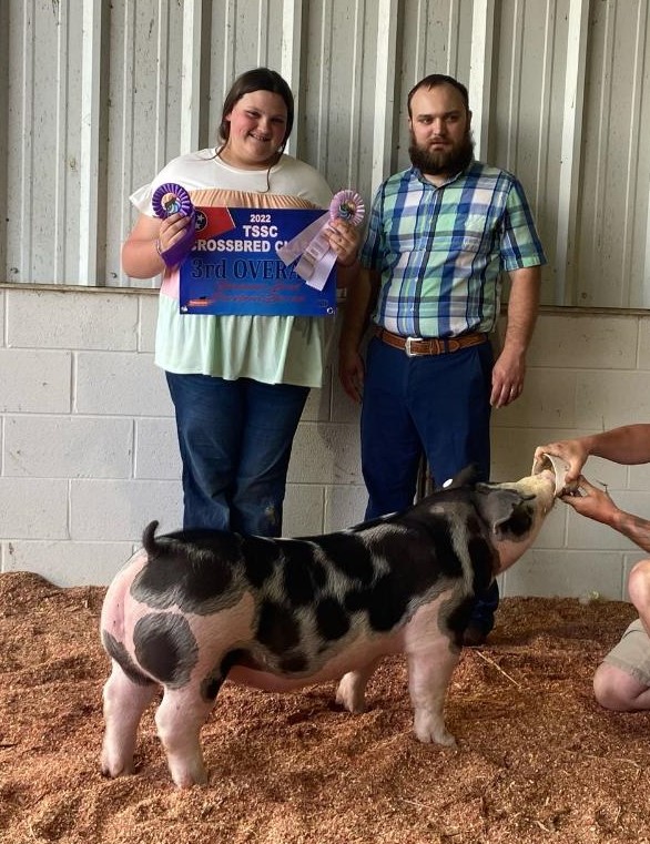 Reese Selby
2022 Tennessee Crossbred Classic
Champion TN Bred Spot Barrow
3rd Overall TN Bred Barrow
Reserve Champion Spot Barrow Open Show